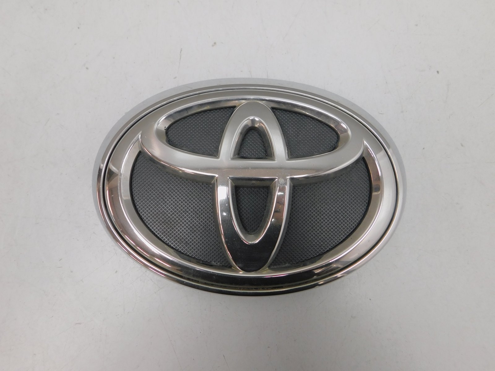 Эмблема Toyota Fortuner 2015>