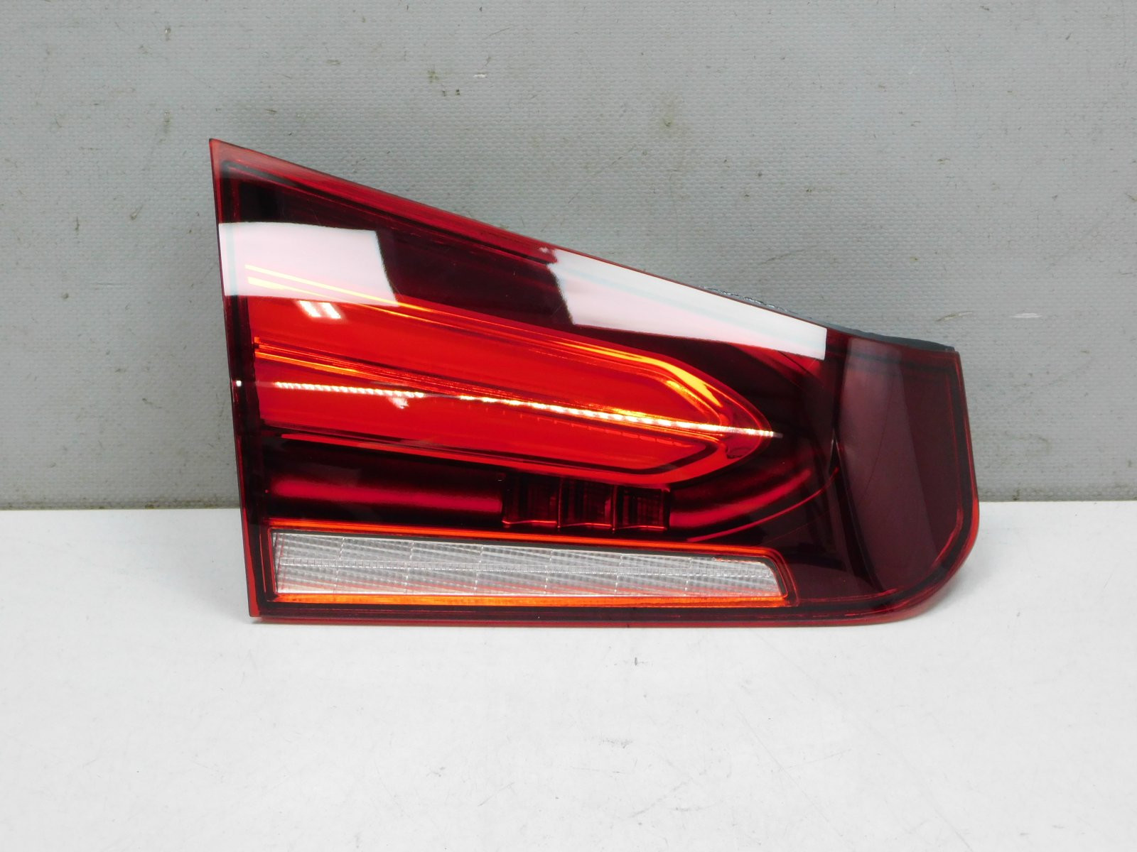 Фонарь задний внутренний левый Mercedes-Benz A-klasse  W177 2018>