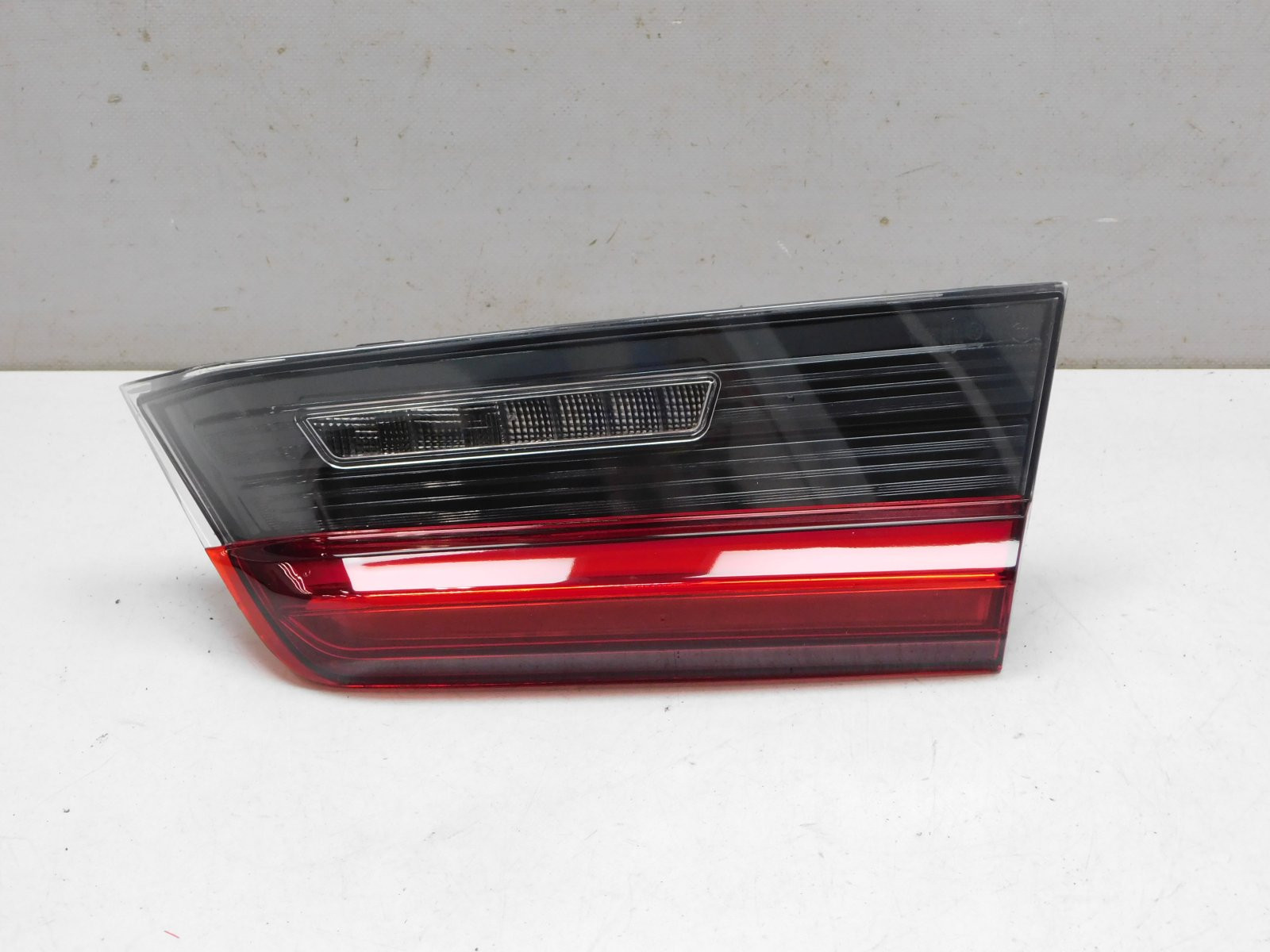 Фонарь задний внутренний правый BMW 3-серия G20 2018>