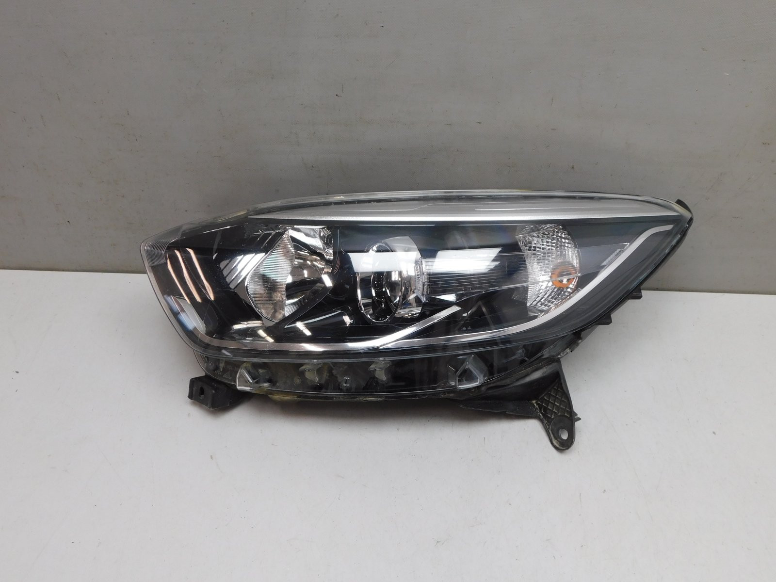 Фара левая Renault Kaptur 2016>