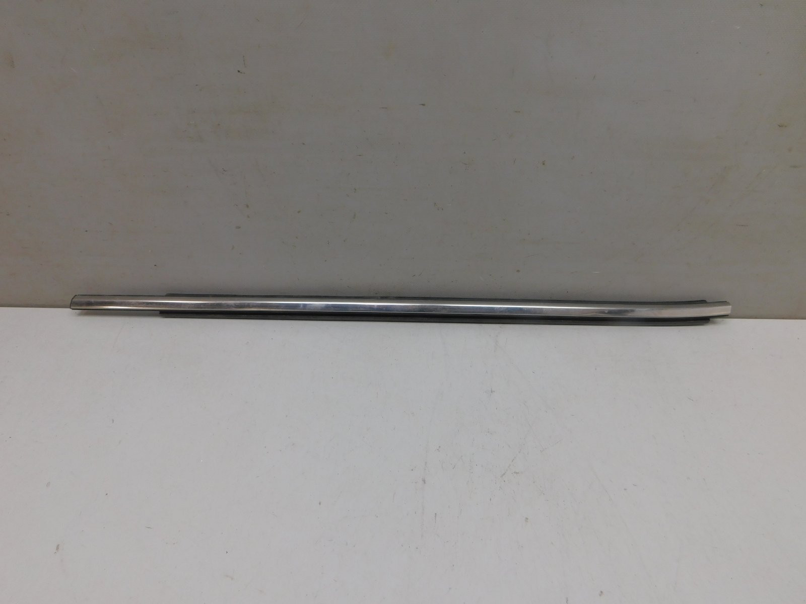 Накладка стекла заднего левого Toyota Camry V70 2017>