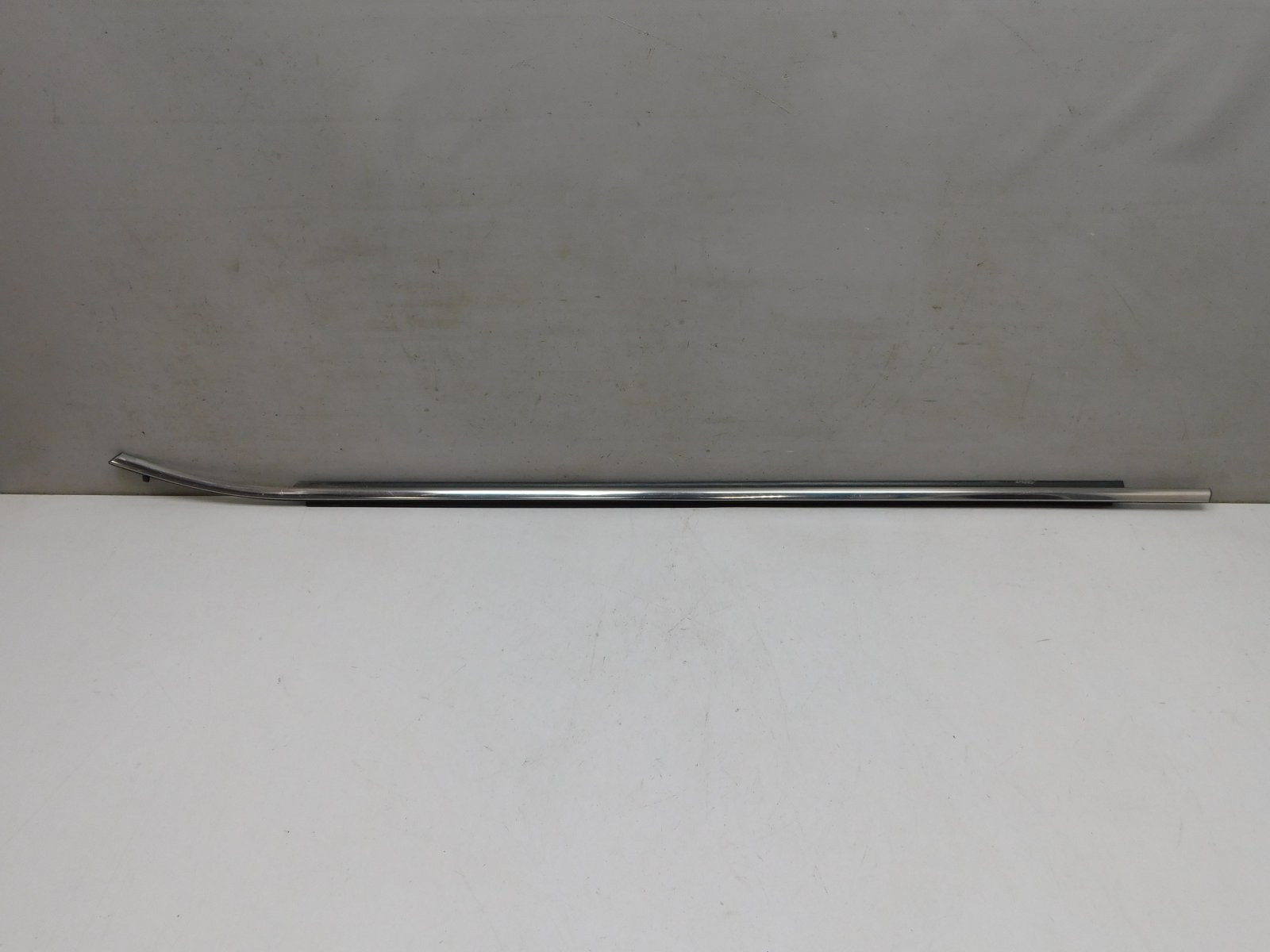 Накладка стекла переднего левого Toyota Camry V50 2011-2018