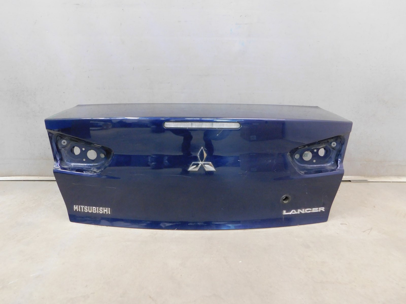 Крышка багажника Mitsubishi Lancer 2007>