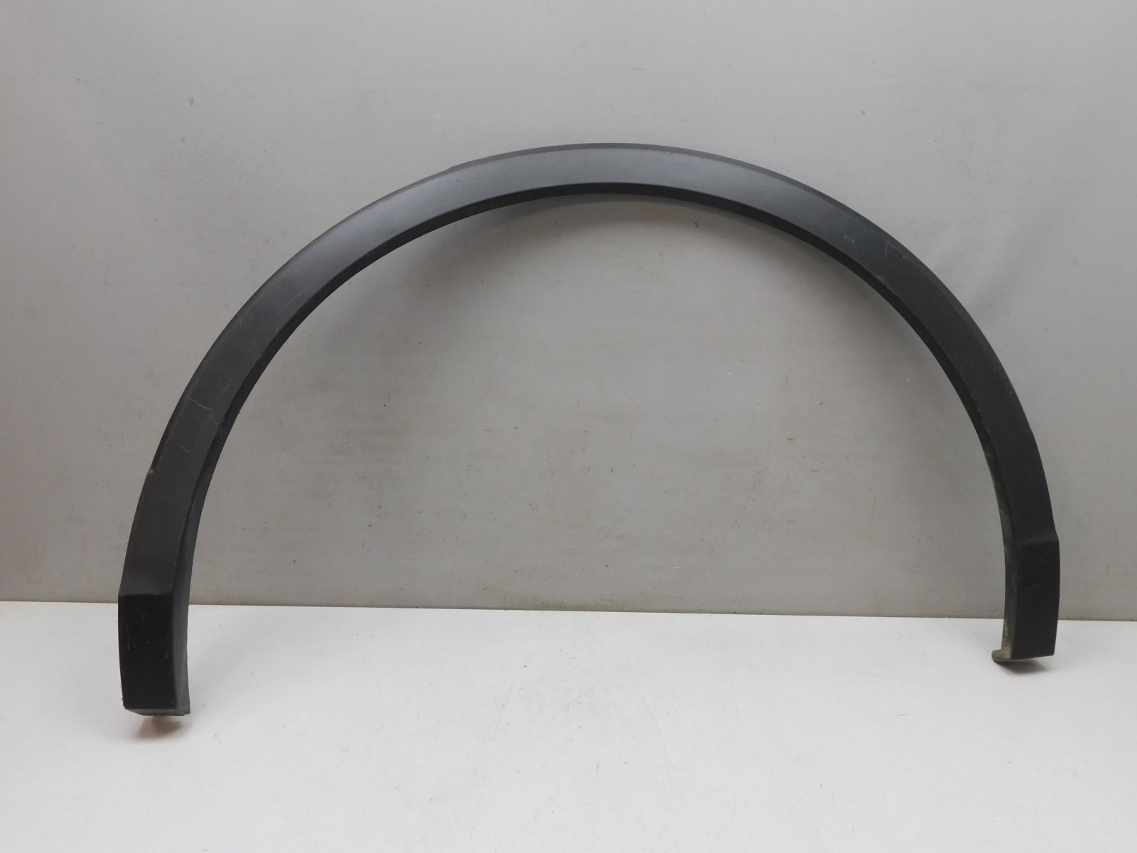 Накладка крыла заднего  левого Volkswagen Tiguan 2017>