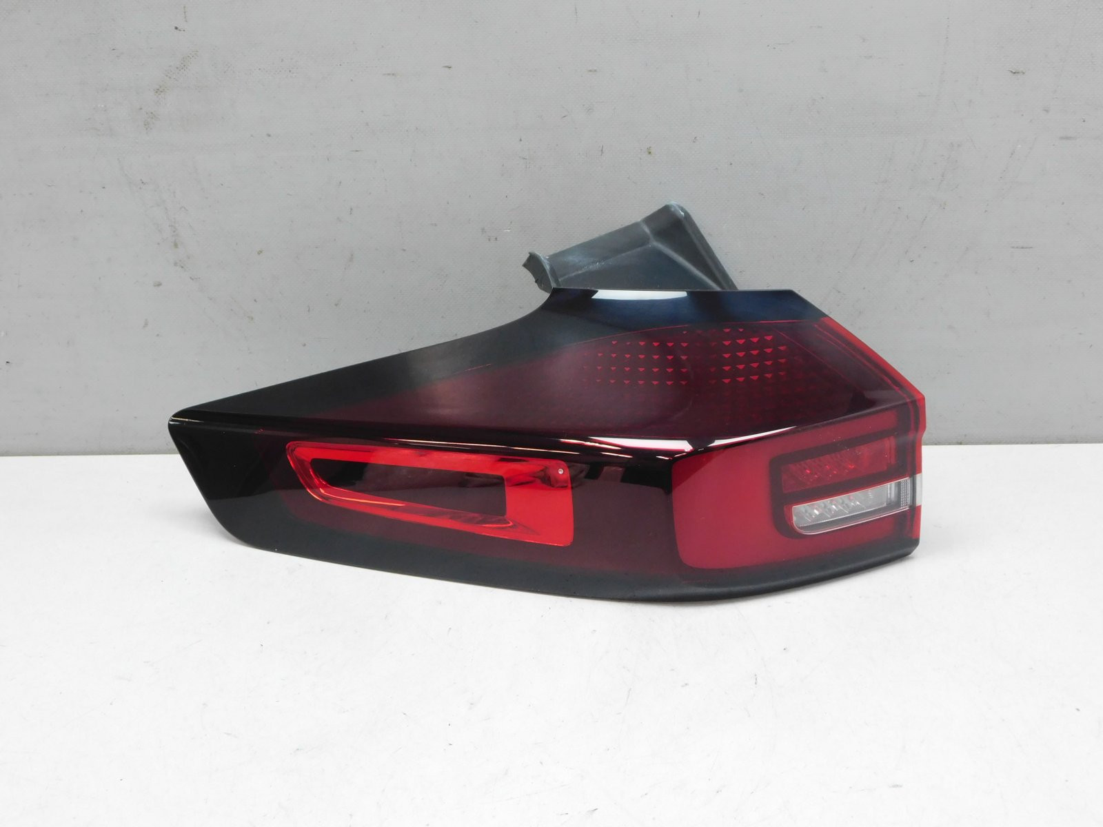 Фонарь задний наружный левый Exeed VX 2021>