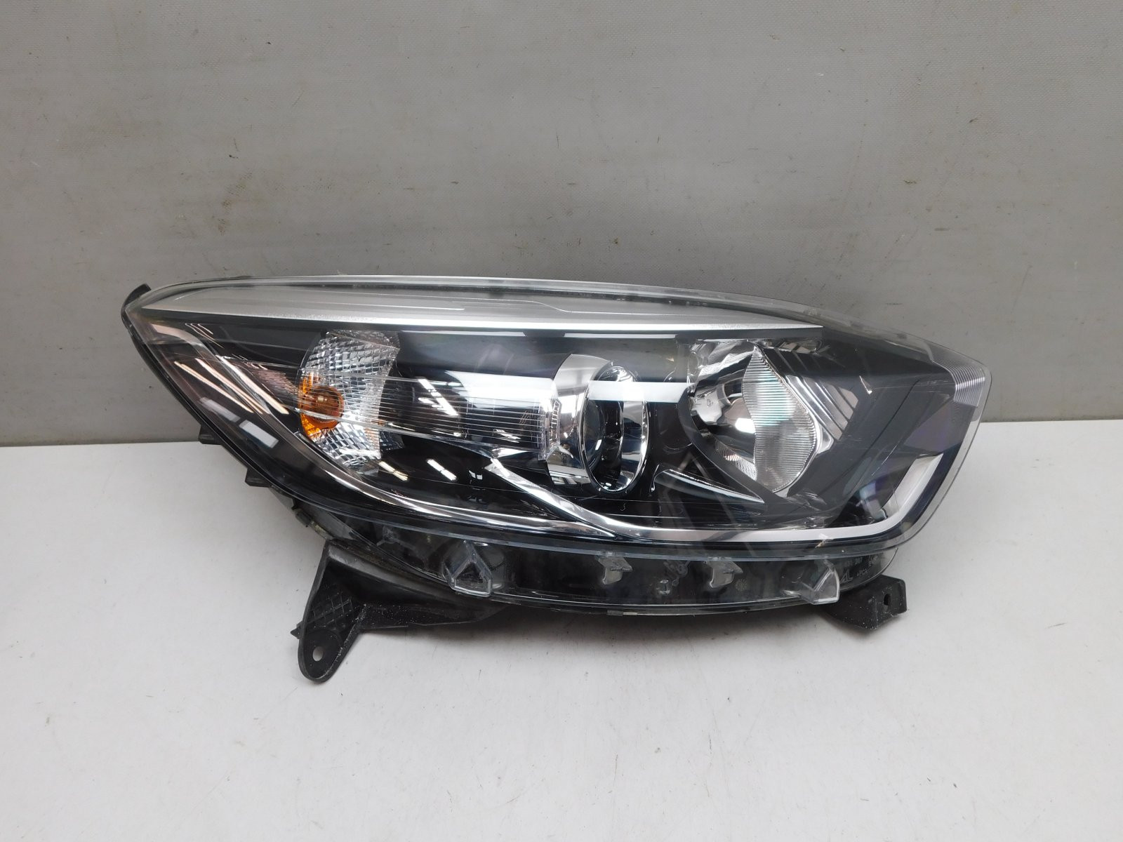 Фара правая Renault Kaptur 2016>