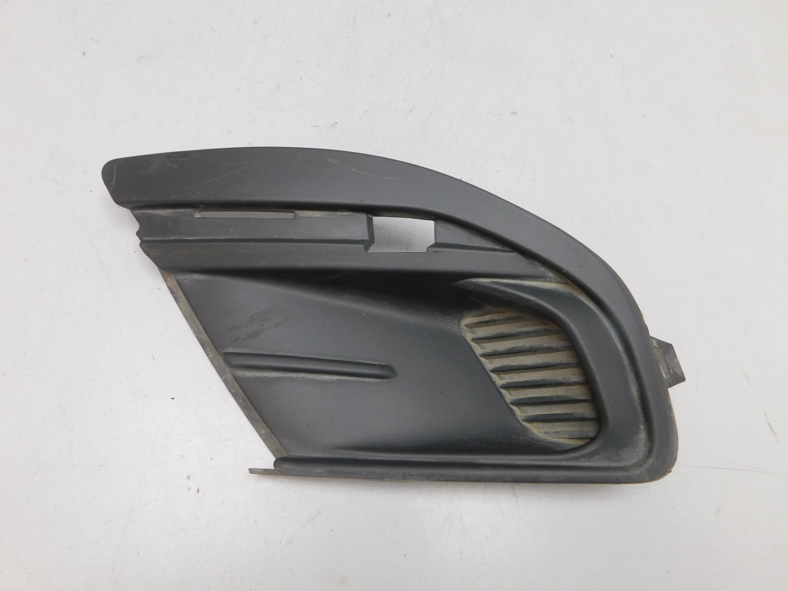 Решетка в бампер левая VAZ Lada Granta 2011>