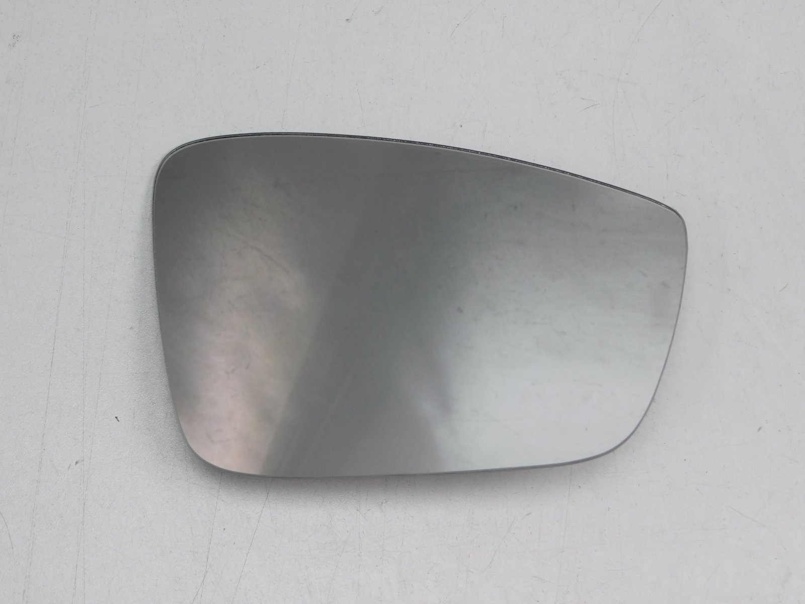 Стекло зеркала правого Volkswagen Polo Sedan 2011-2020