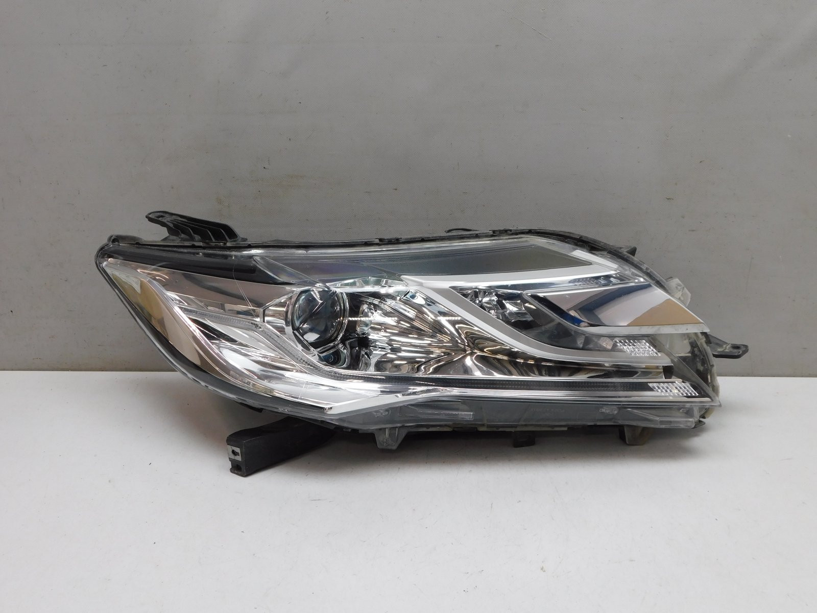 Фара правая Mitsubishi Pajero/Montero Sport (KS) 2015>