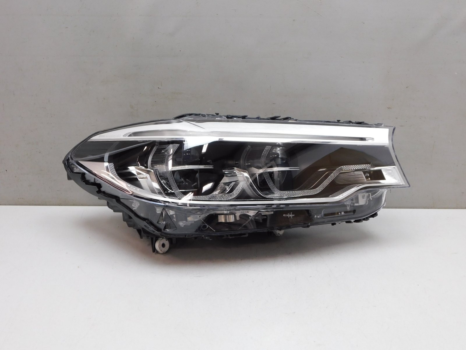 Фара правая BMW 5-серия G30 2016>