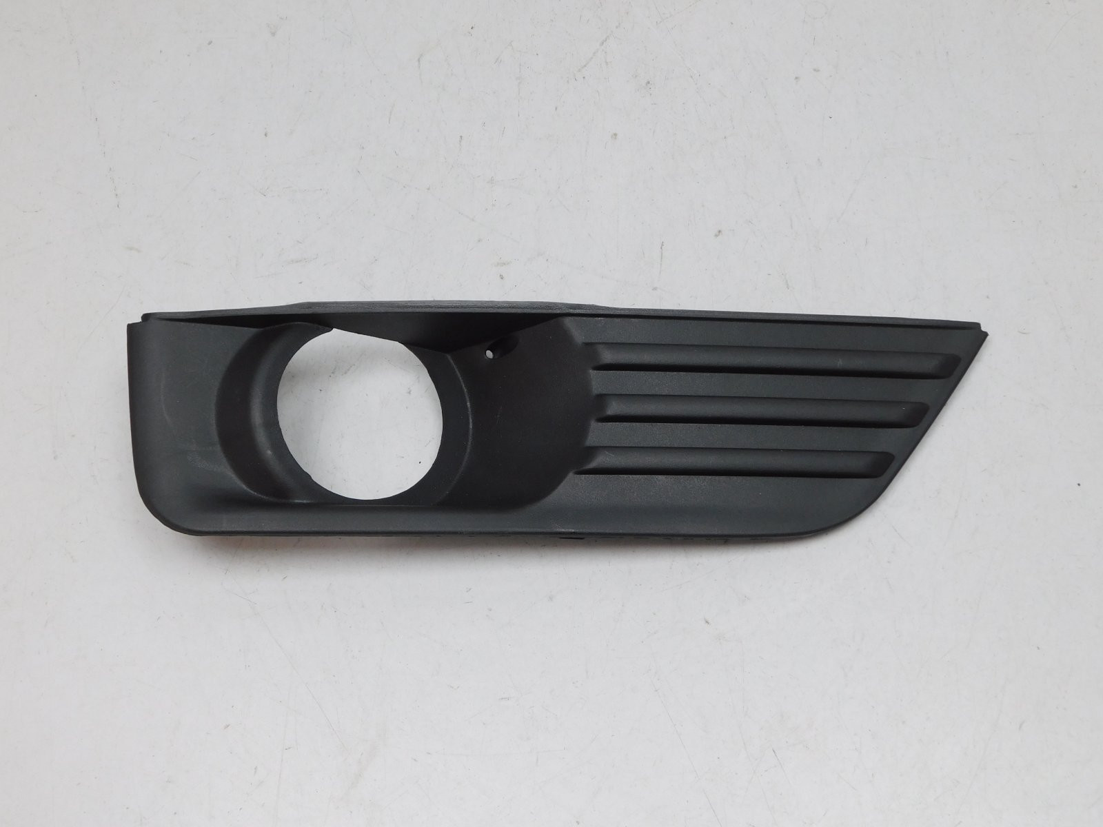 Решетка в бампер правая Ford Focus II 2005-2008