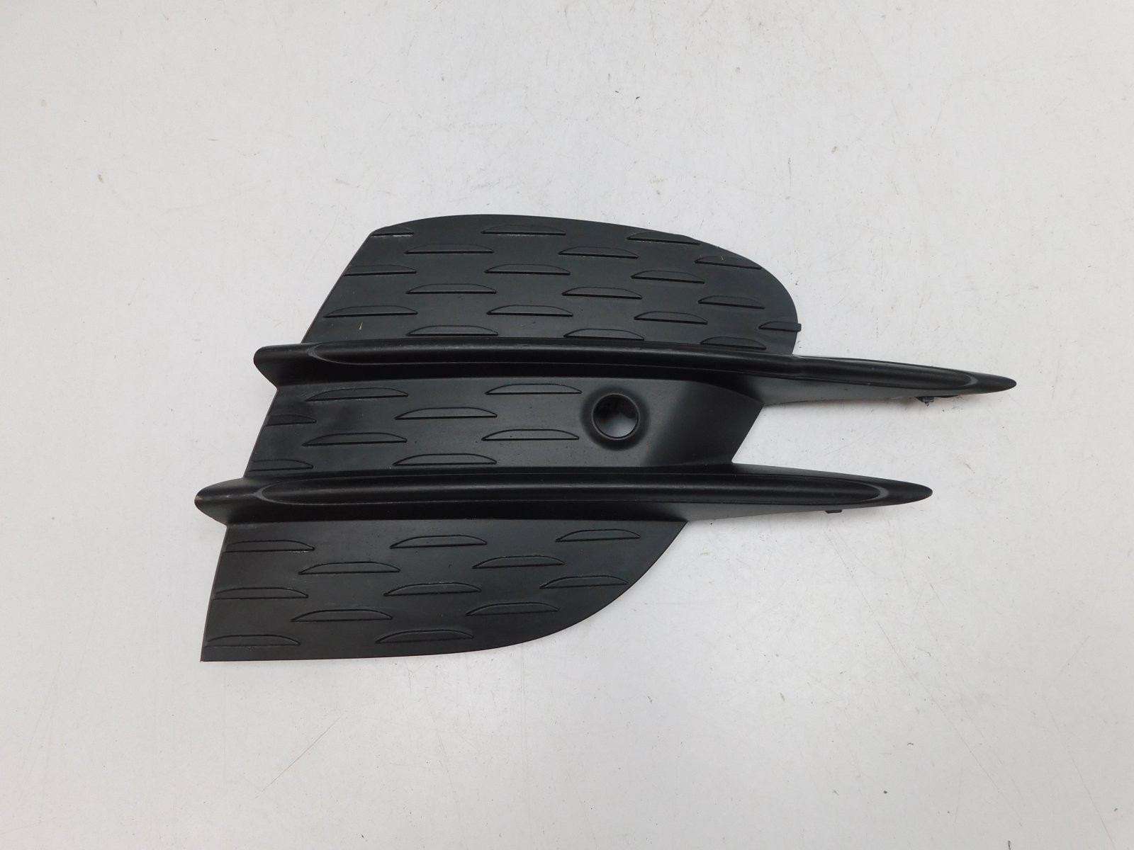 Решетка в бампер правая Mercedes-Benz E-Klasse W213 2016>