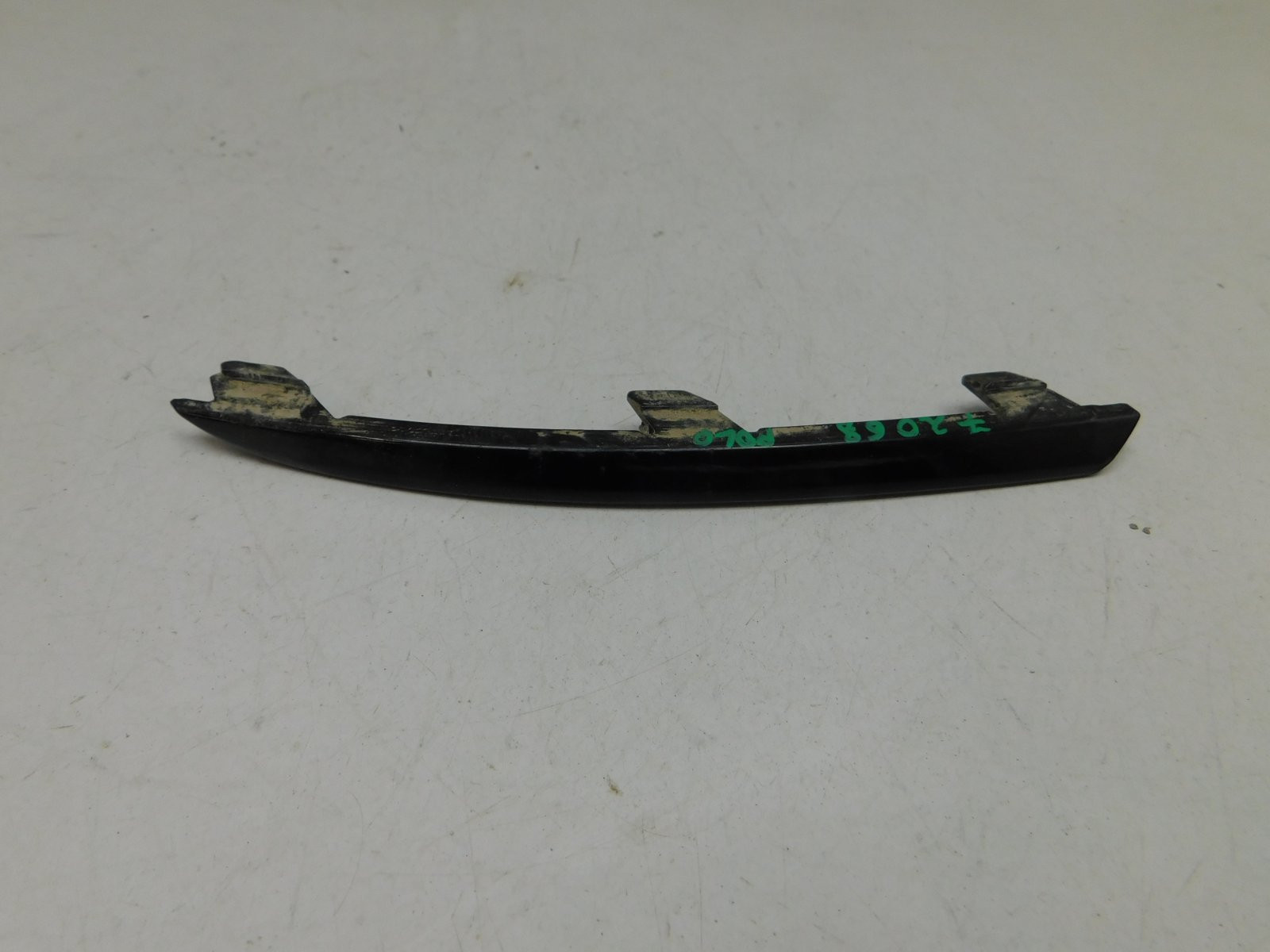 Молдинг заднего бампера Volkswagen Polo Sedan 2011-2020