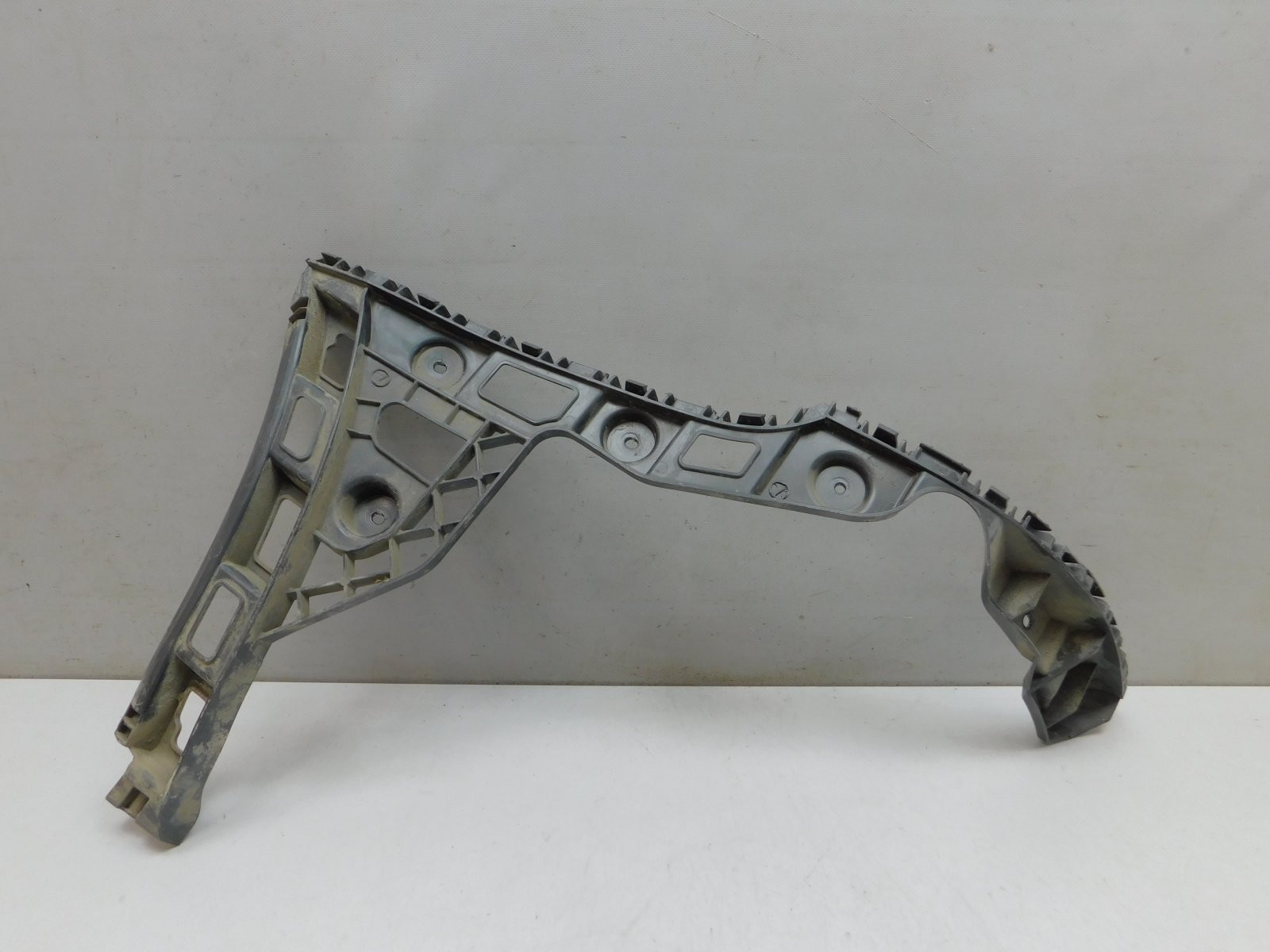 Направляющая заднего бампера Volkswagen Polo Sedan 2011-2020