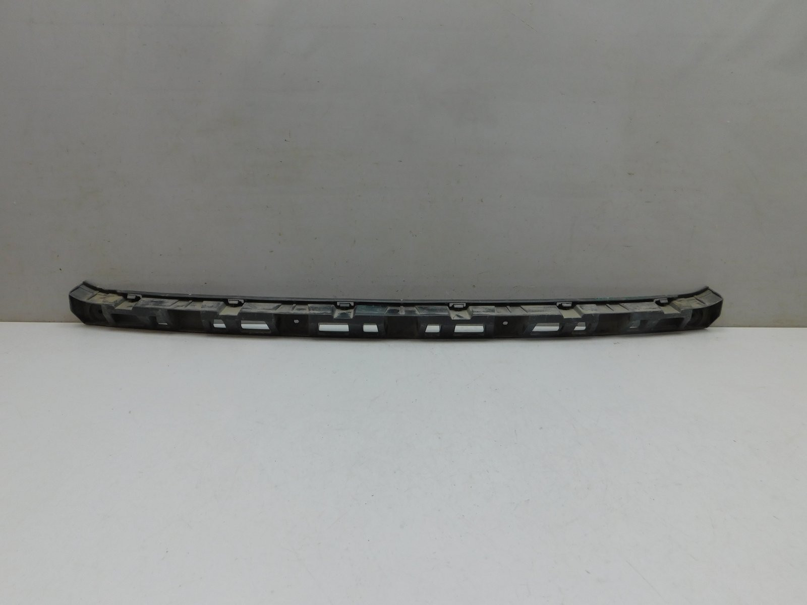 Направляющая заднего бампера Volkswagen Polo Sedan 2011-2020