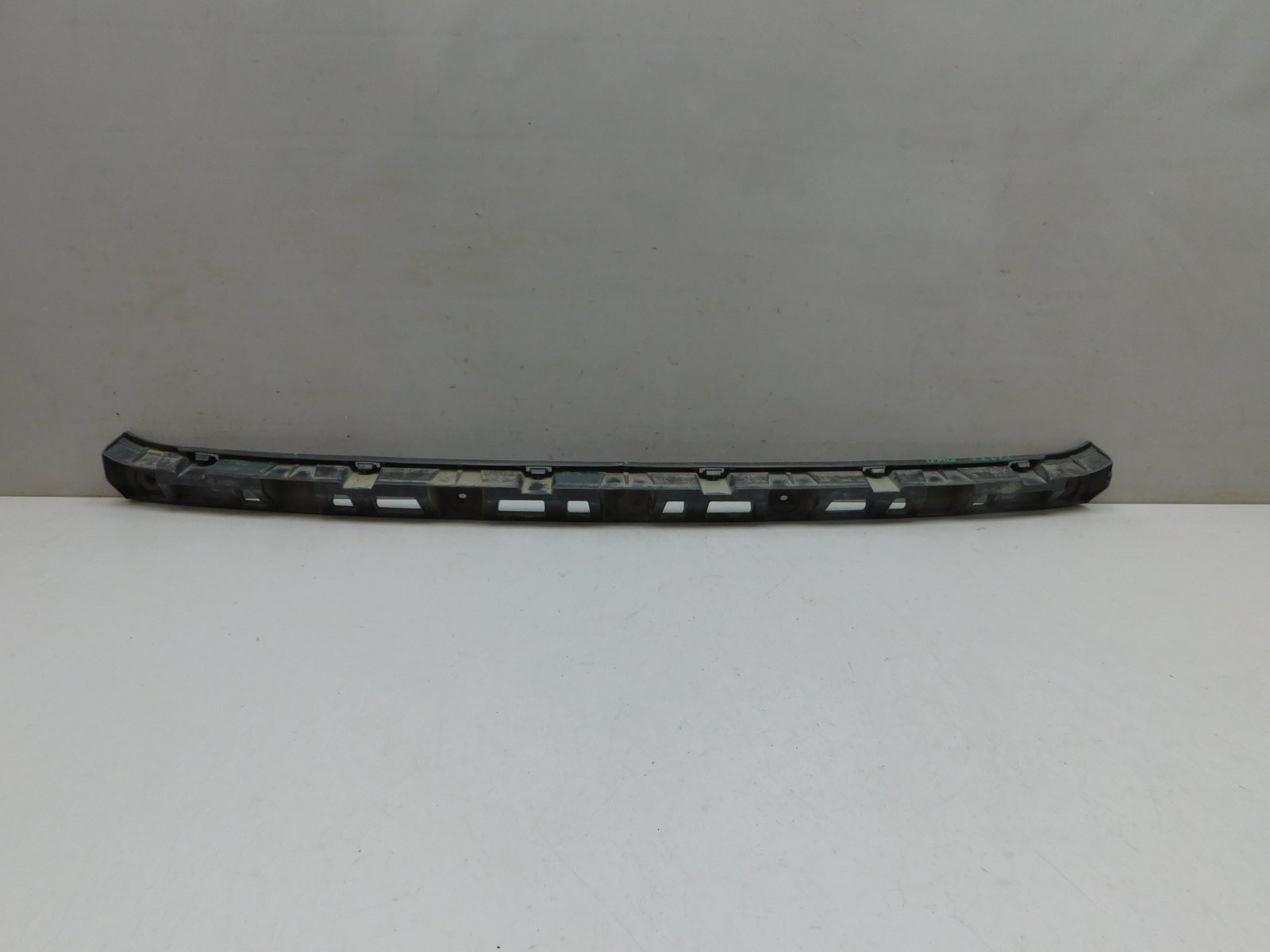 Направляющая заднего бампера Volkswagen Polo Sedan 2011-2020