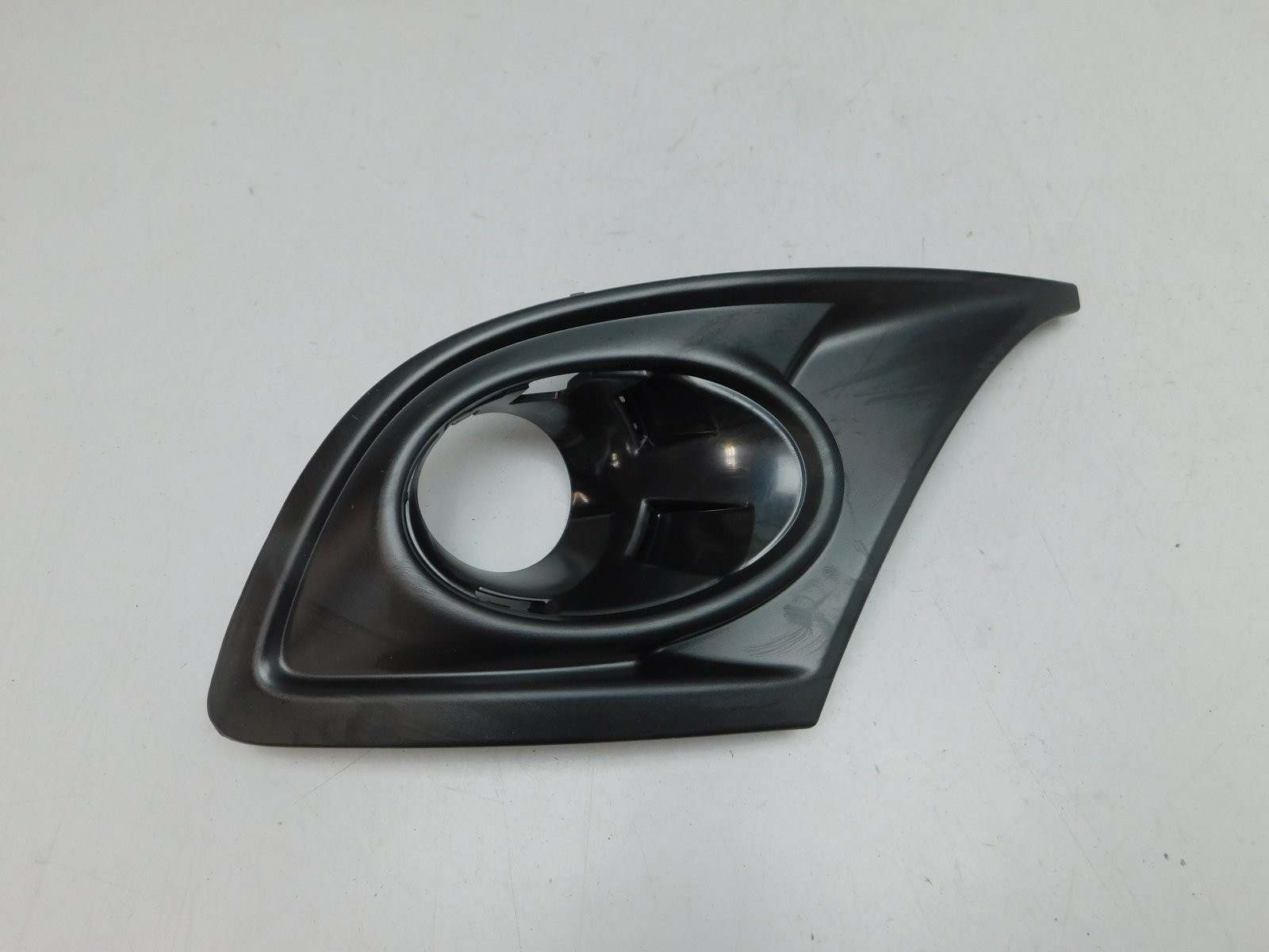 Решетка в бампер левая Renault Megane III 2009-2016