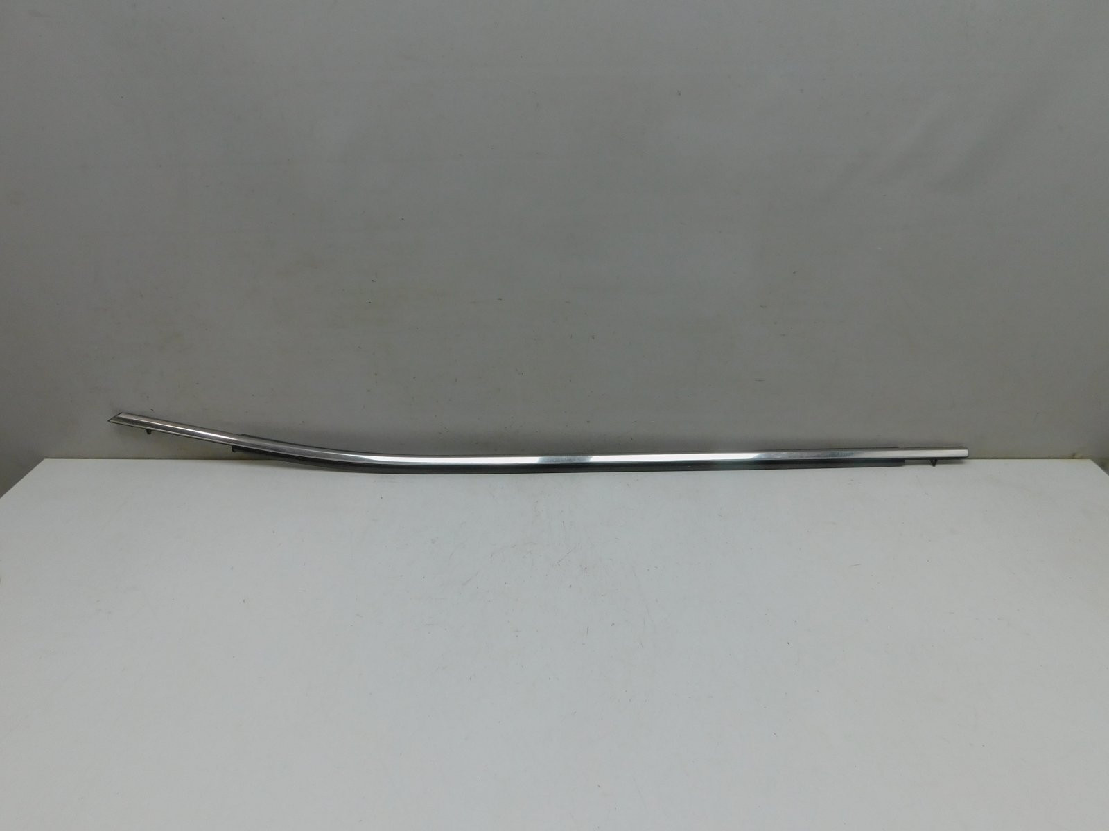 Накладка стекла переднего левого Toyota Camry V70 2017>