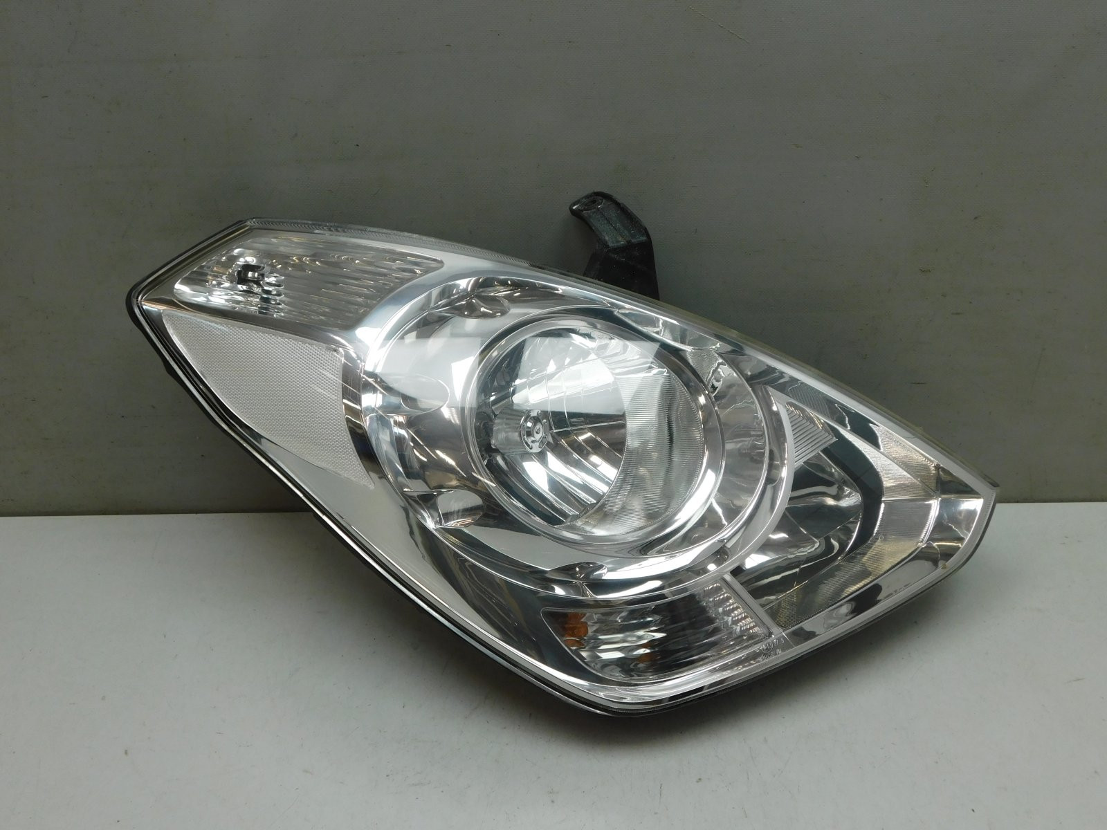 Фара правая Hyundai Grand Starex 2007>