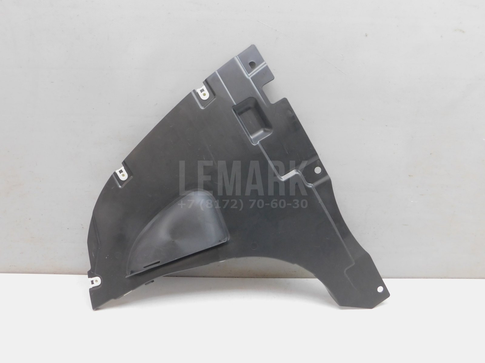 Пыльник BMW 1 серии F40 2019> BMW 51718497238