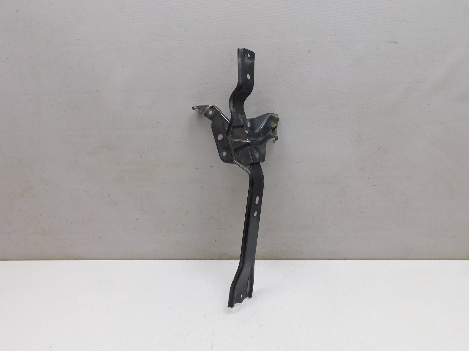 Кронштейн замка капота Toyota RAV 4 2013-2019