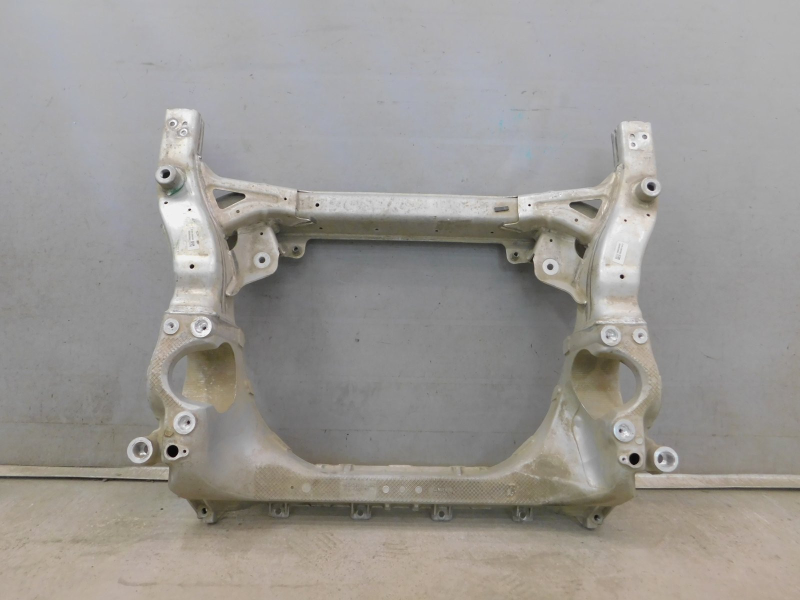 Балка подмоторная Mercedes-Benz C-Klasse W205 2013>