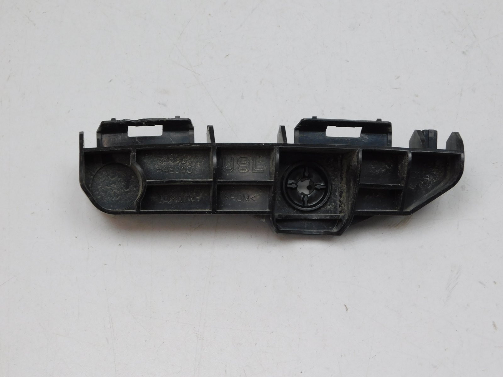 Кронштейн заднего бампера Toyota RAV 4 2013-2019