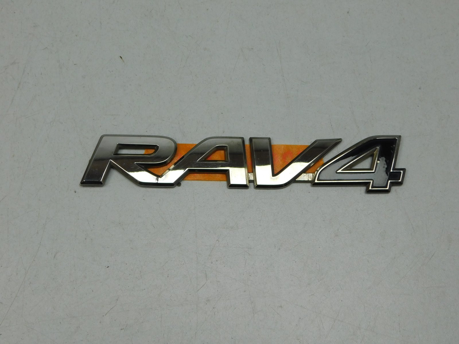 Эмблема Toyota RAV 4 2013-2019