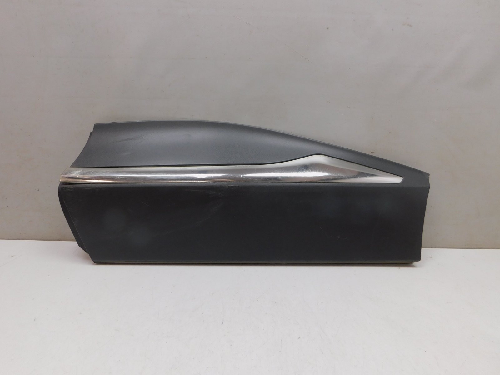 Накладка двери задней левой Renault Kaptur 2016>