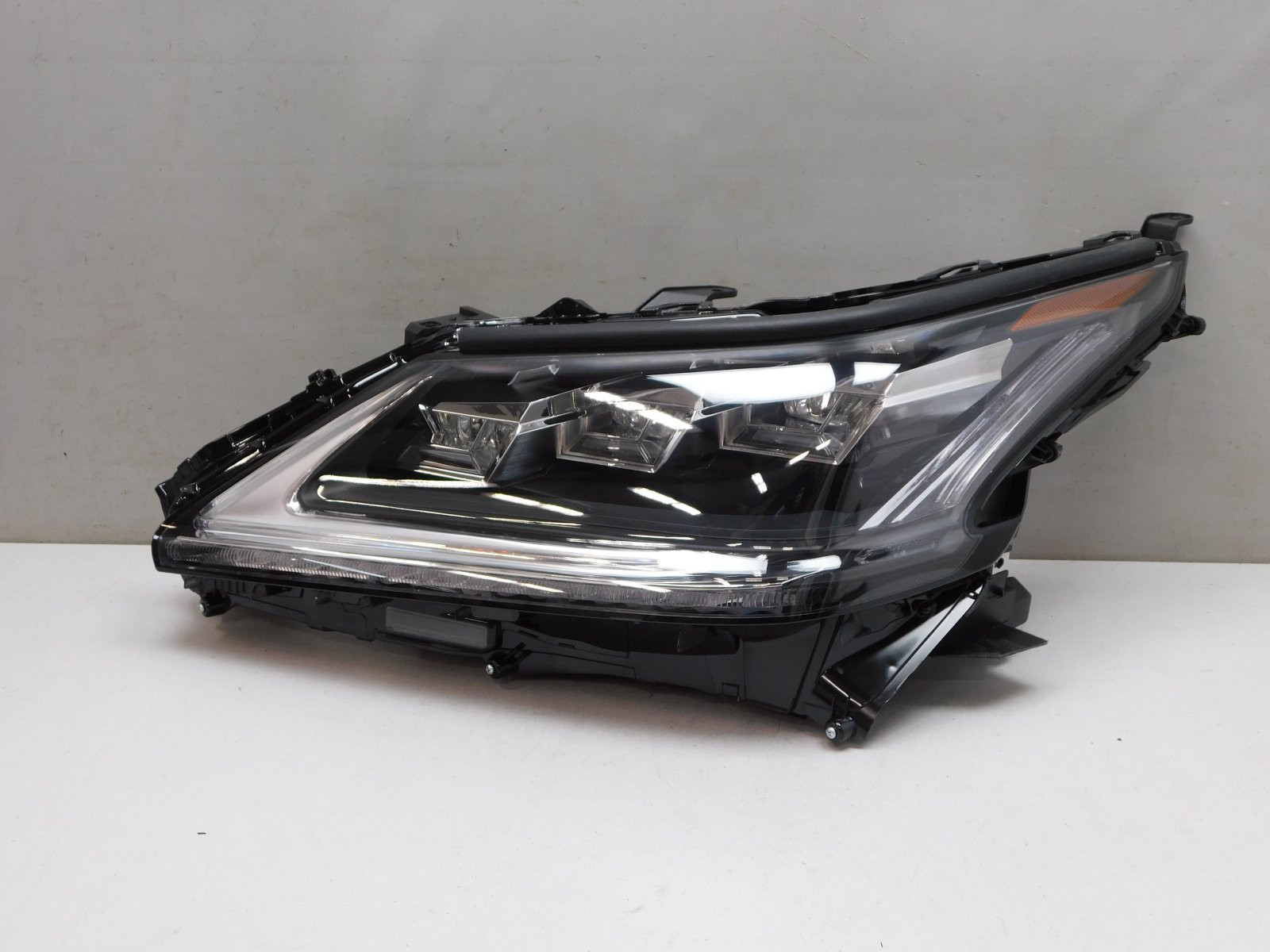 Фара левая Lexus LX 570 (URJ200) 2007>