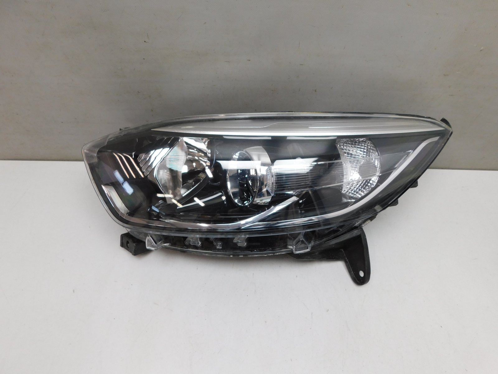 Фара левая Renault Kaptur 2016>