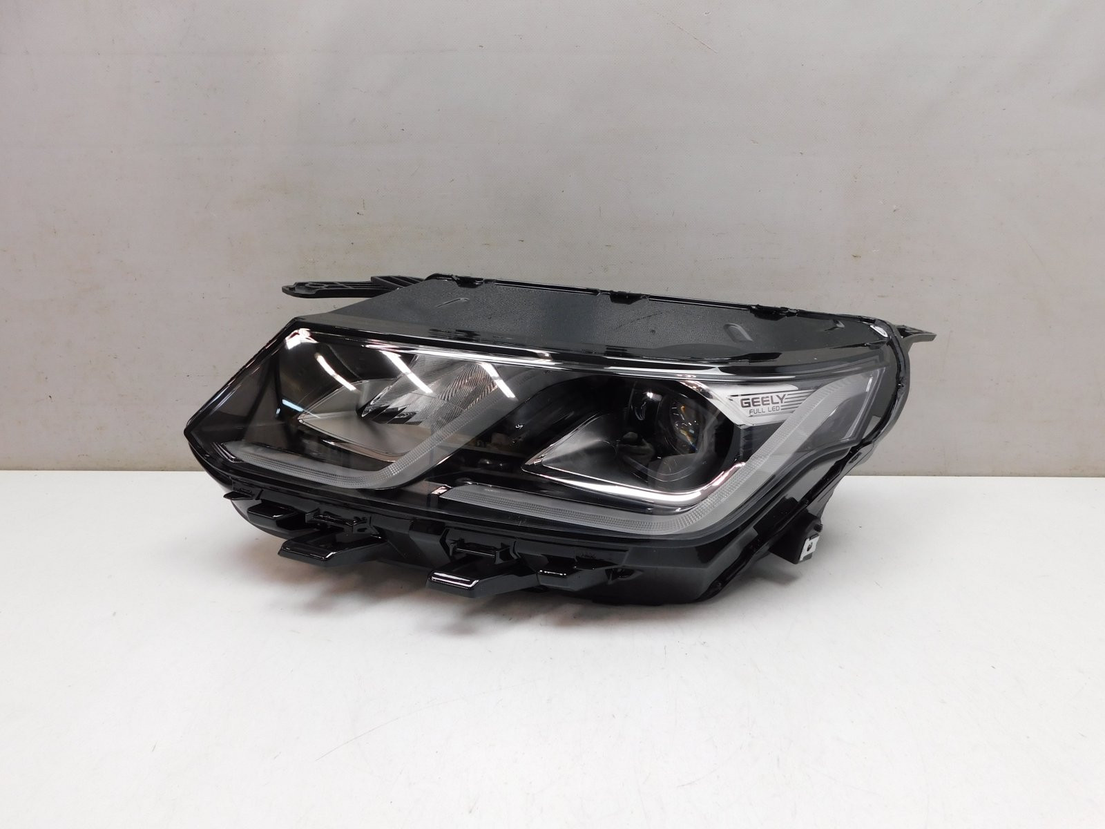 Фара левая Geely Coolray I 2020>