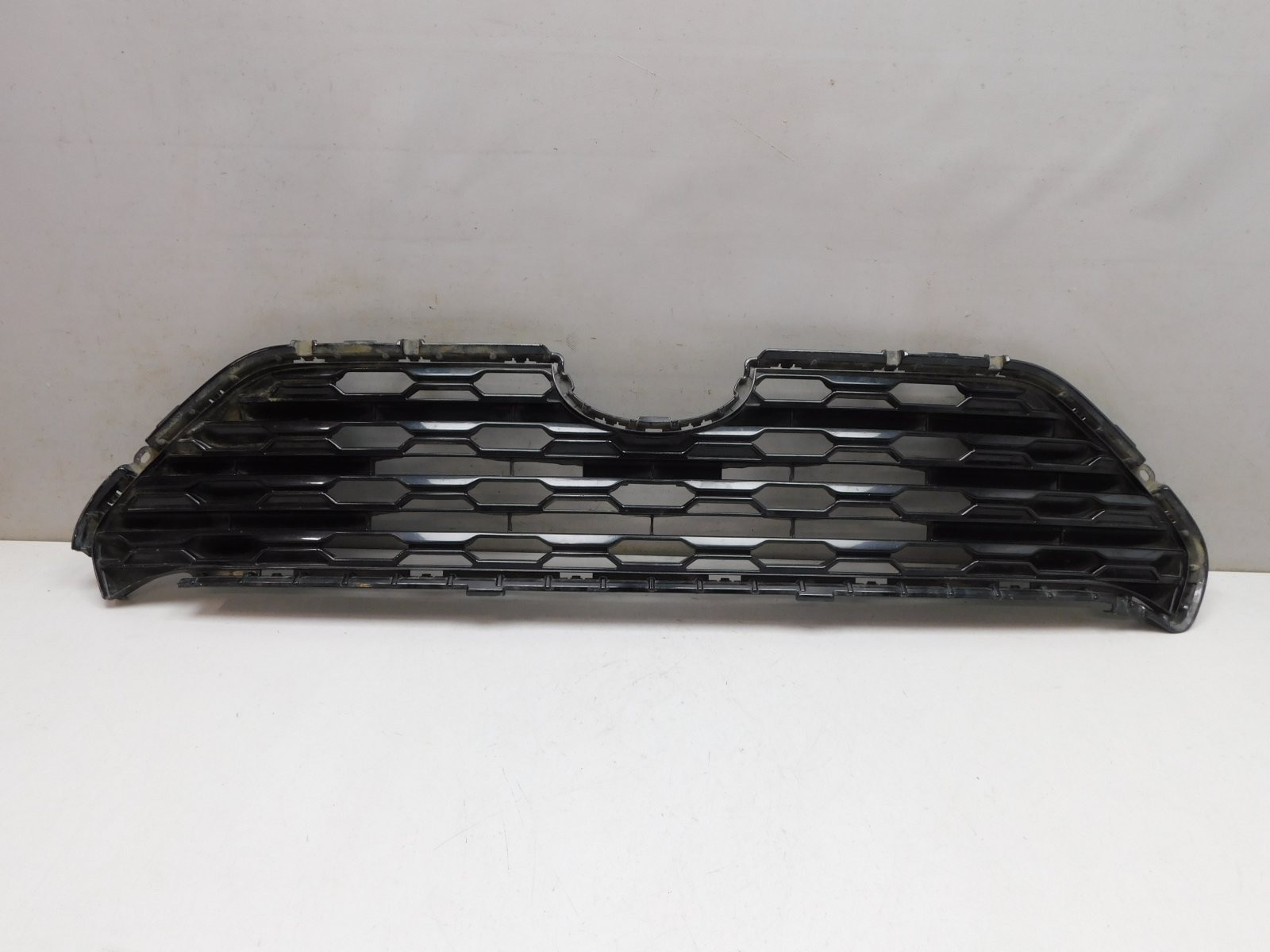 Решетка радиатора Toyota RAV 4 2019>