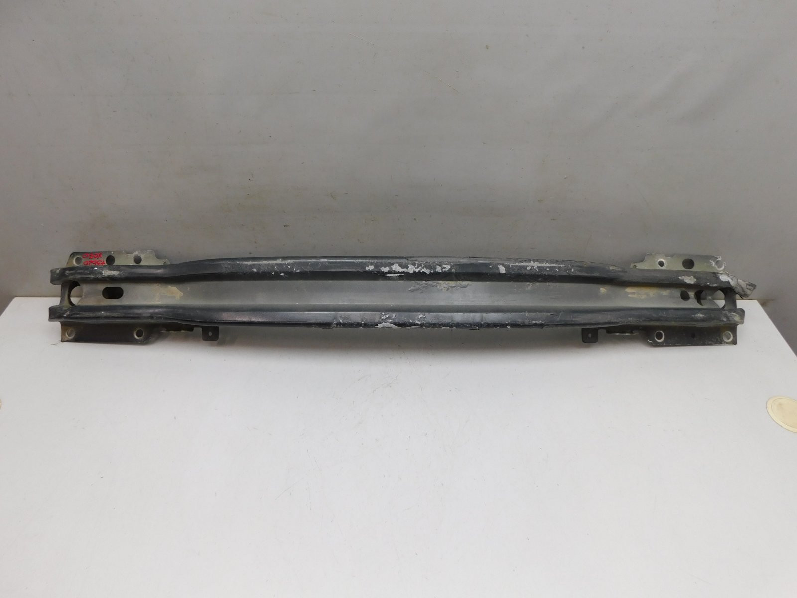 Усилитель переднего бампера Volvo XC70 Cross Country 2007-2016