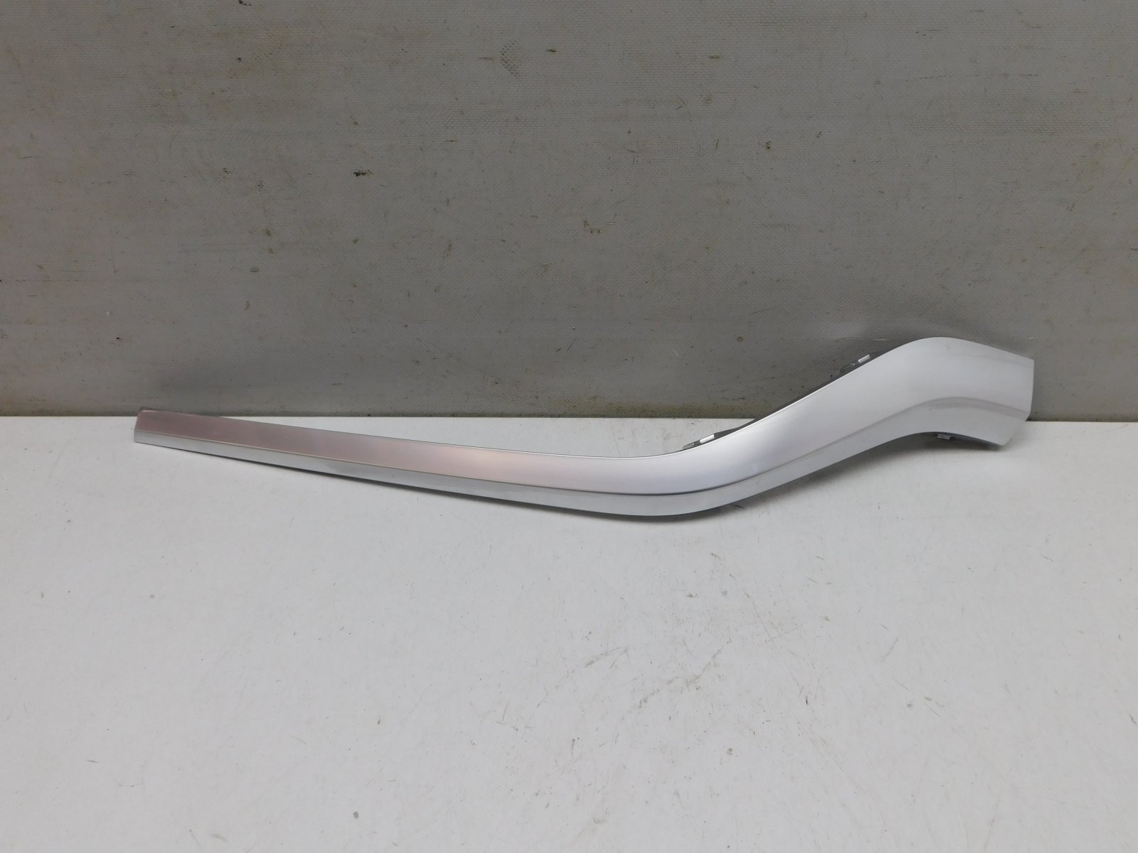 Молдинг переднего бампера Hyundai Santa Fe (TM) 2018>