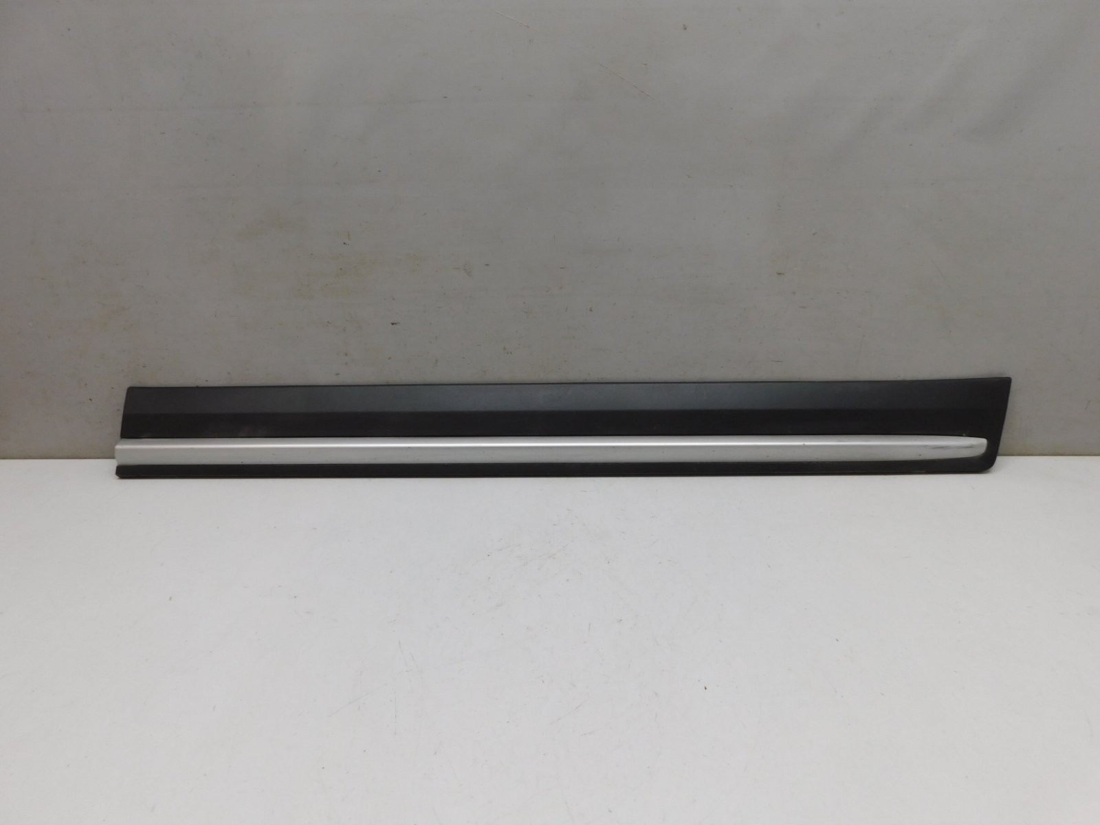 Накладка двери передней правой Geely Atlas 2017>