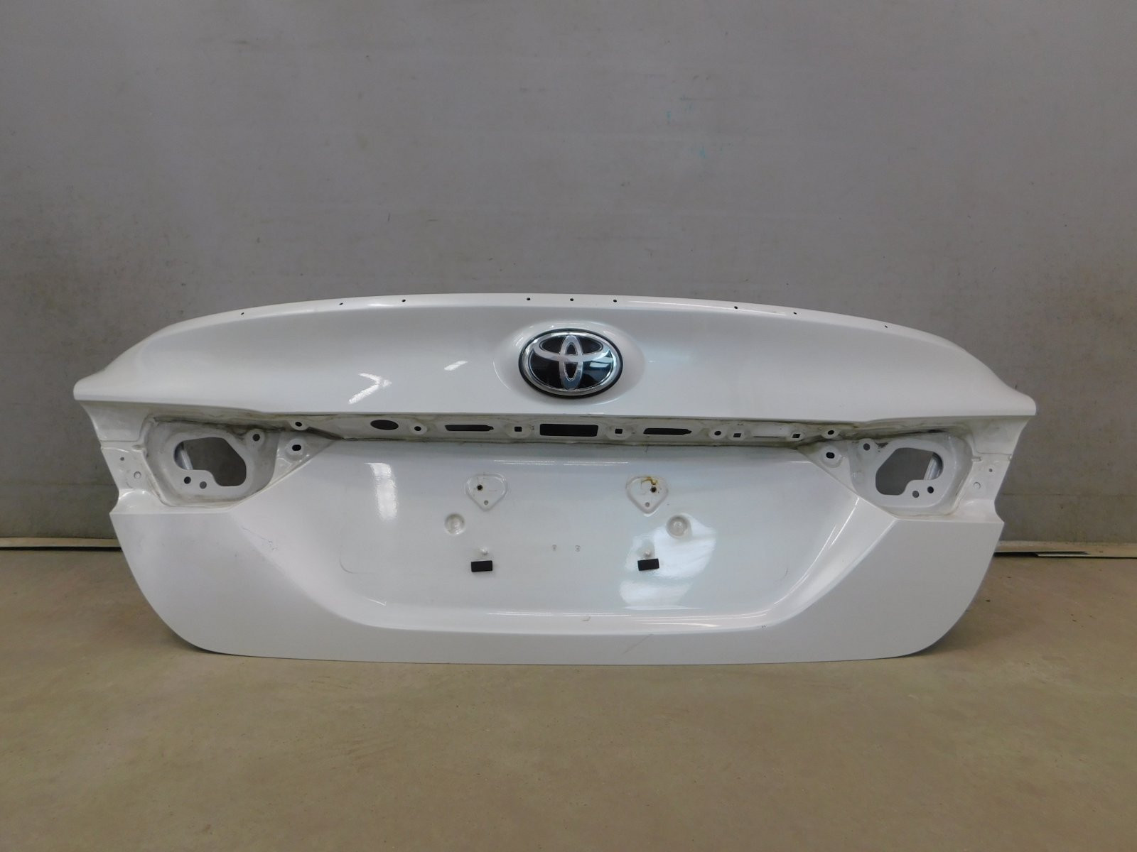 Крышка багажника Toyota Camry V70 2017>