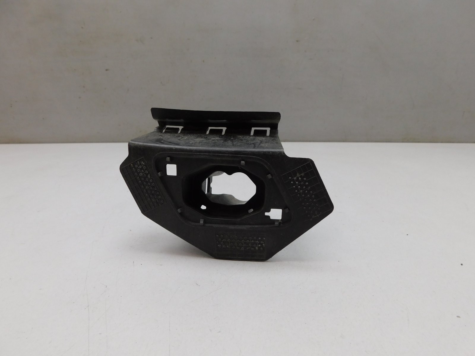 Кронштейн форсунки омывателя фар Volkswagen Tiguan 2007-2017