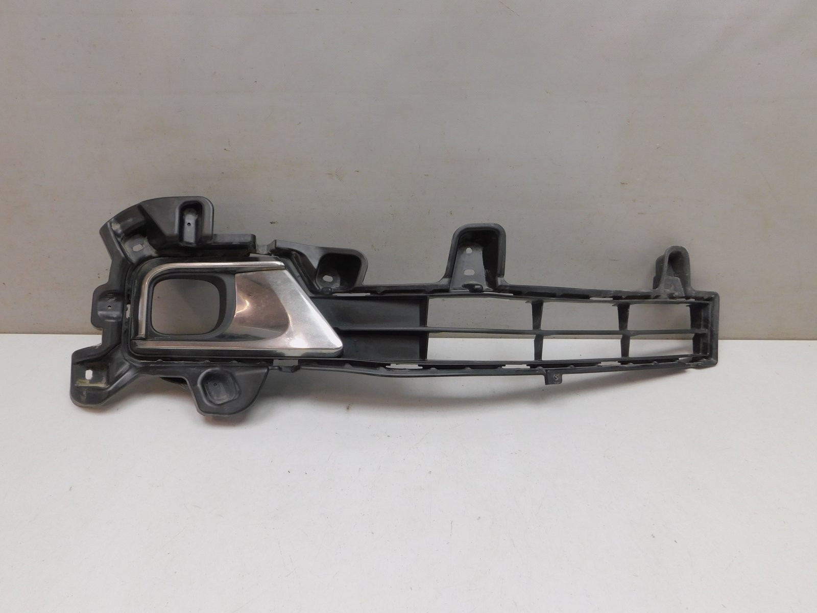 Решетка в бампер правая Toyota Land Cruiser (200) 2008>