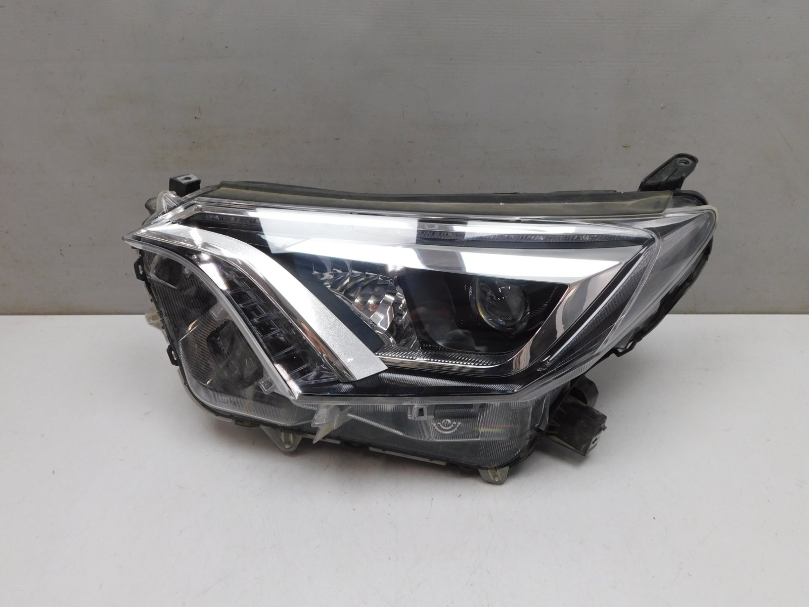 Фара левая Toyota RAV 4 2013-2019