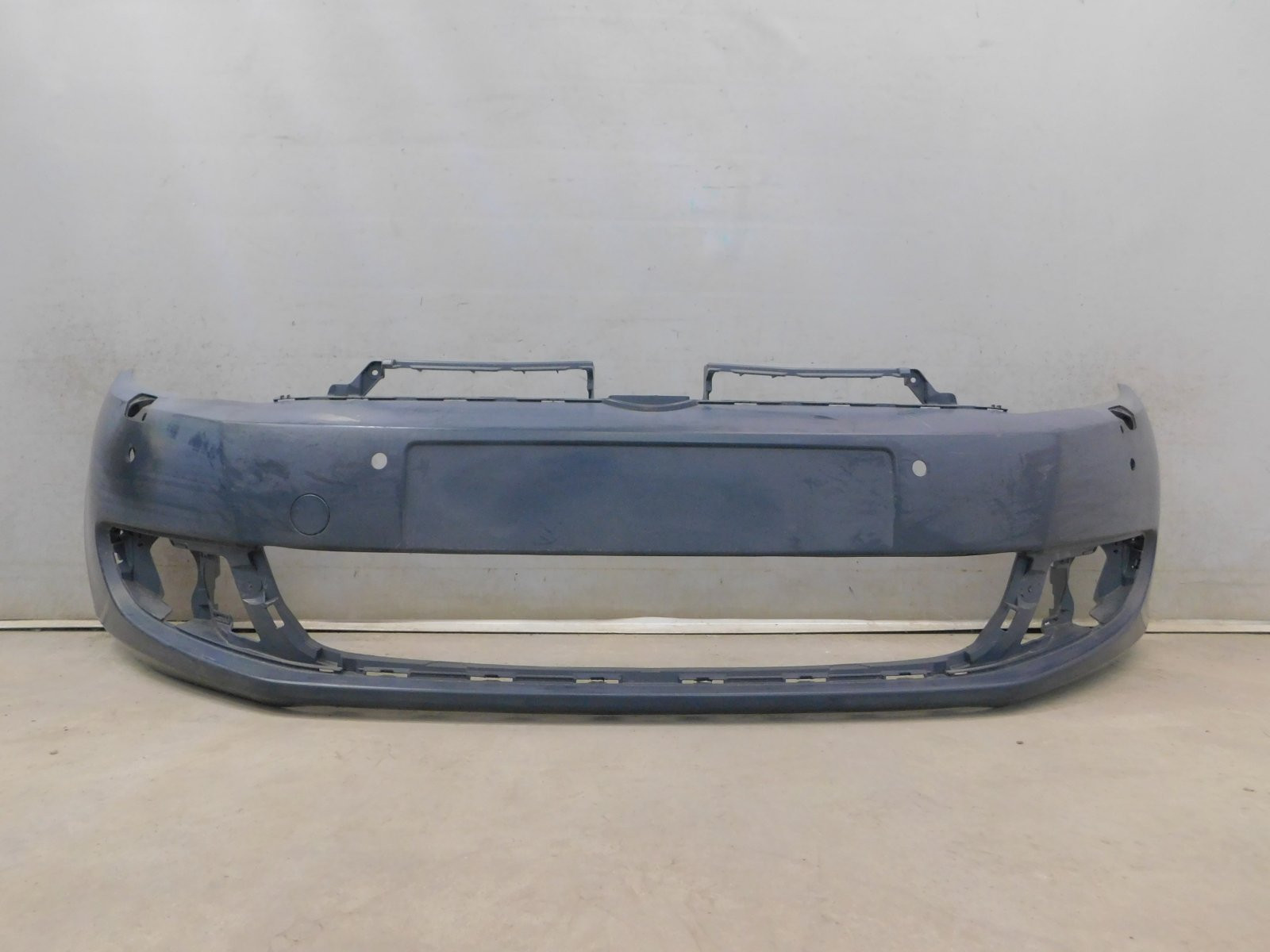 Бампер передний Volkswagen Golf VI 2009-2013