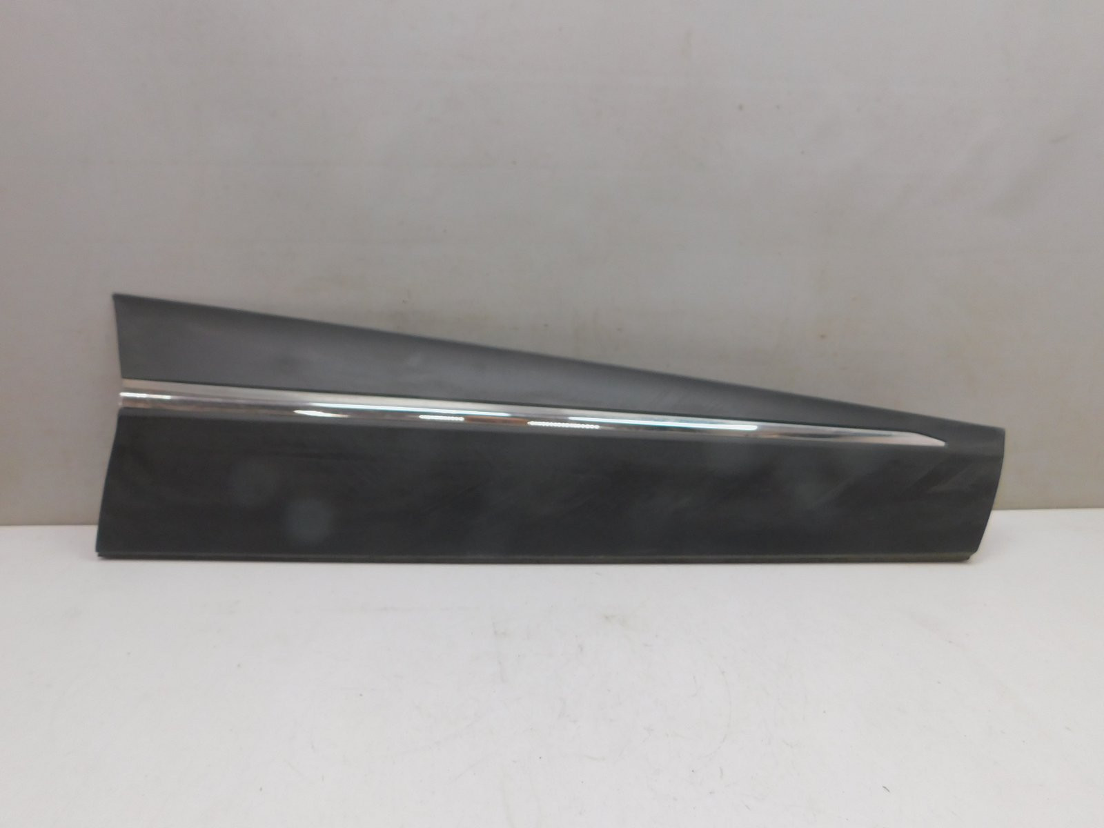 Накладка двери передней правой Renault Kaptur 2016>