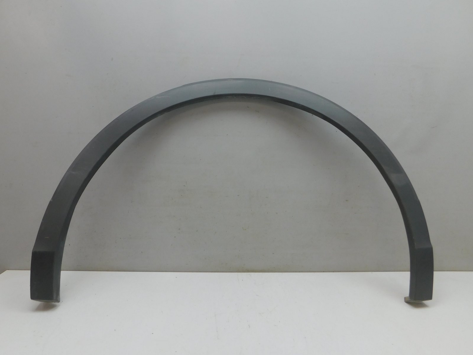 Накладка крыла заднего  левого Volkswagen Tiguan 2017>