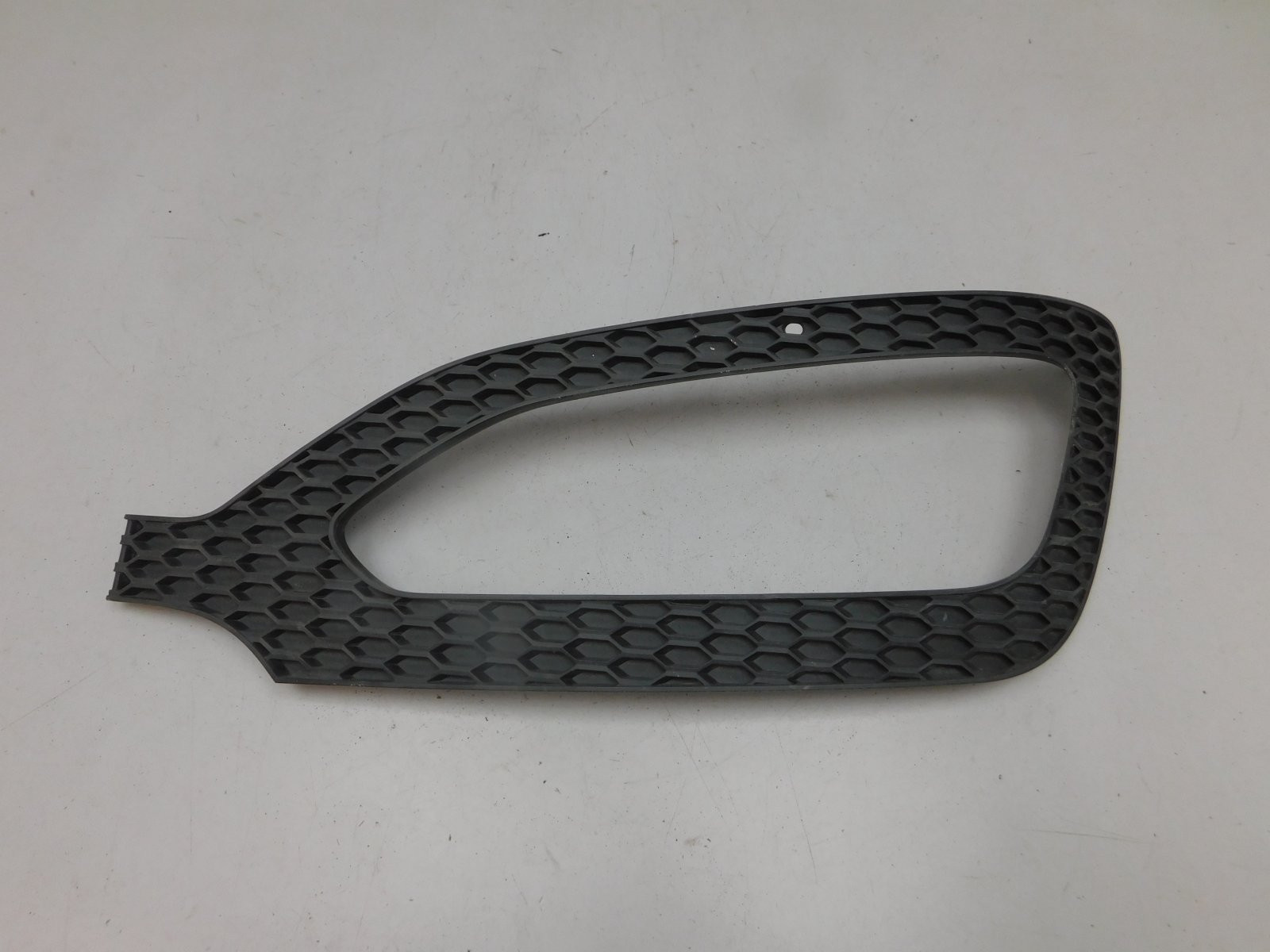 Решетка в бампер левая Hyundai Santa Fe 2012-2018