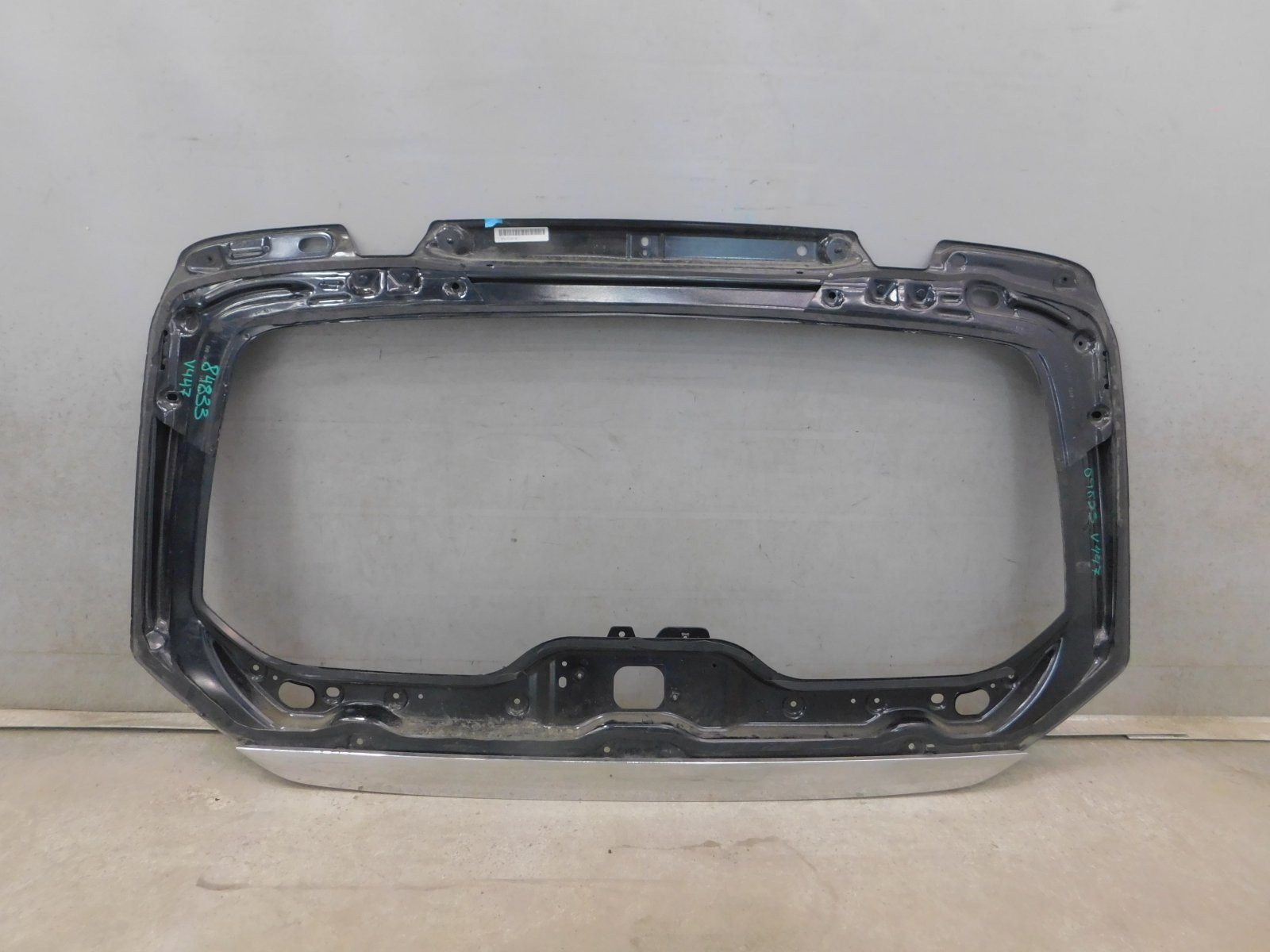 Дверь багажника Mercedes-Benz V-Klasse W447 2014>