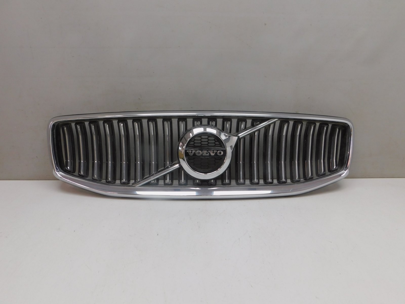 Решетка радиатора Volvo S60 2019>