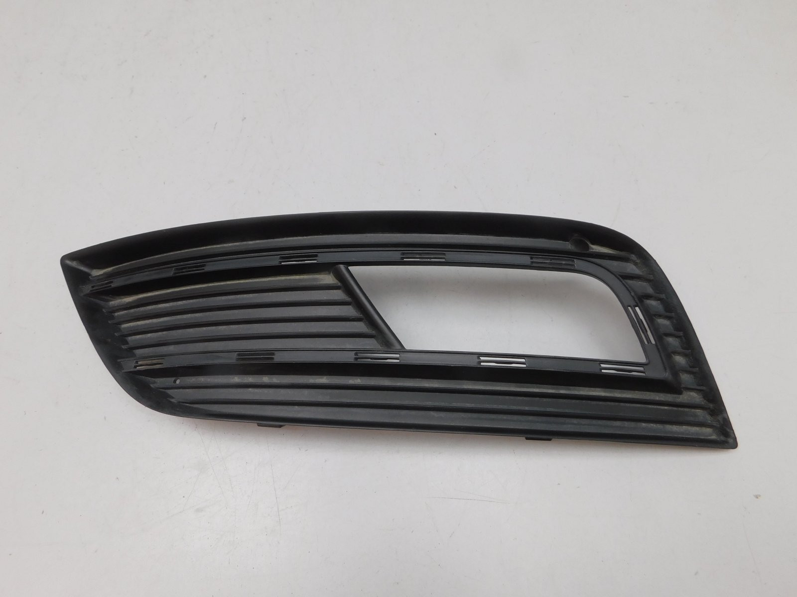 Решетка в бампер левая Audi A4 [B8] 2007-2015