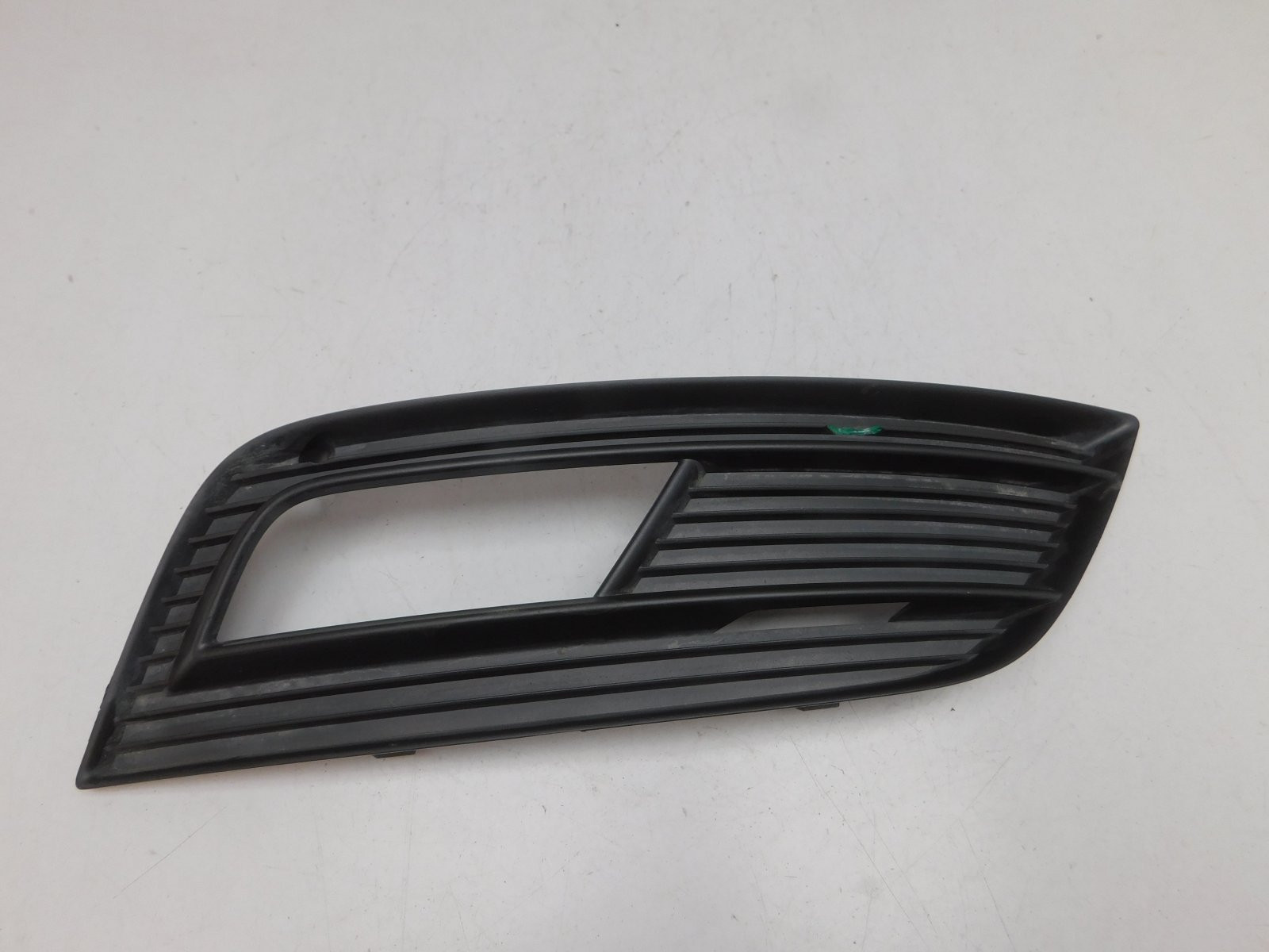 Решетка в бампер правая Audi A4 [B8] 2007-2015