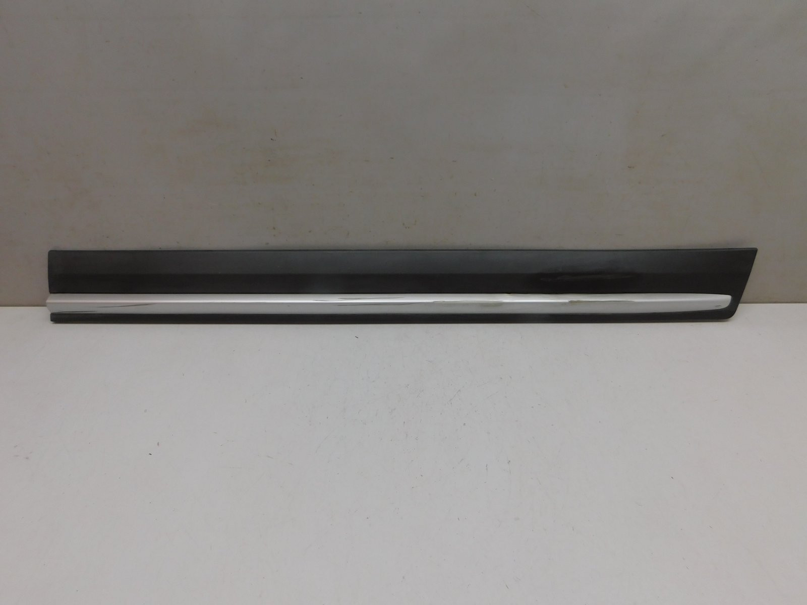 Накладка двери передней правой Geely Atlas 2017>