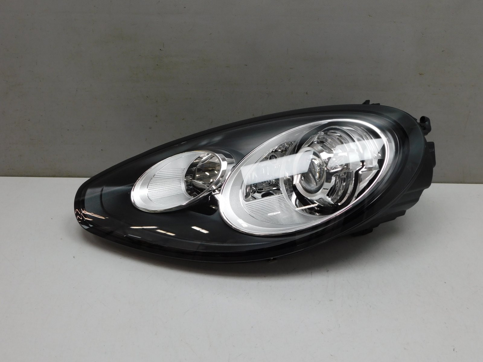 Фара левая Porsche Panamera 2010-2016